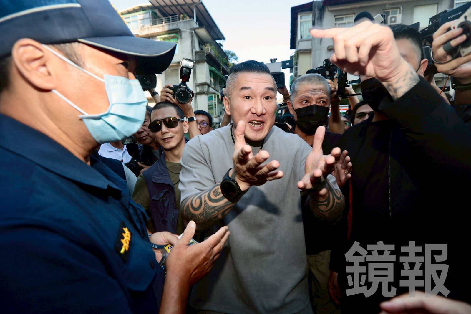 館長現身刑事局嗆「綠色恐怖」!喊斬賴清德涉2罪 怒批:比獨裁還獨裁