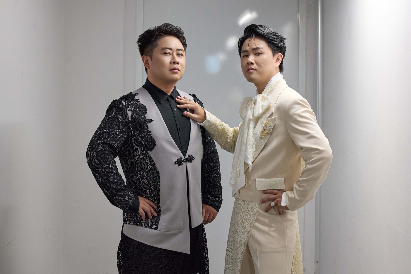 「百萬兄弟」首主持傳藝金曲紅毯 閉關1個月「穿千萬行頭」喊手會抖