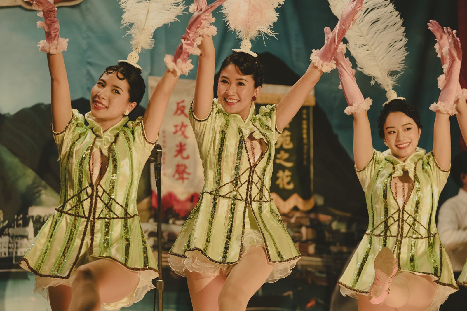 9m88香豔「大腿舞」引爆狼嚎吼叫！背後推手竟是「台灣碧昂絲」