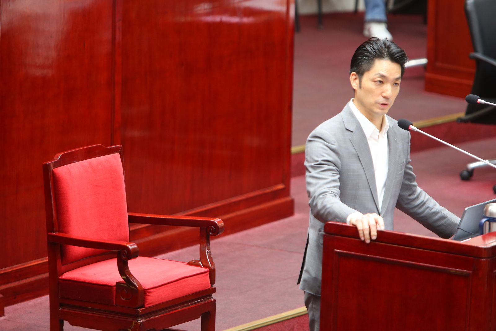 陳嘉宏專欄:多大的屁股決定蔣萬安坐多大的椅子