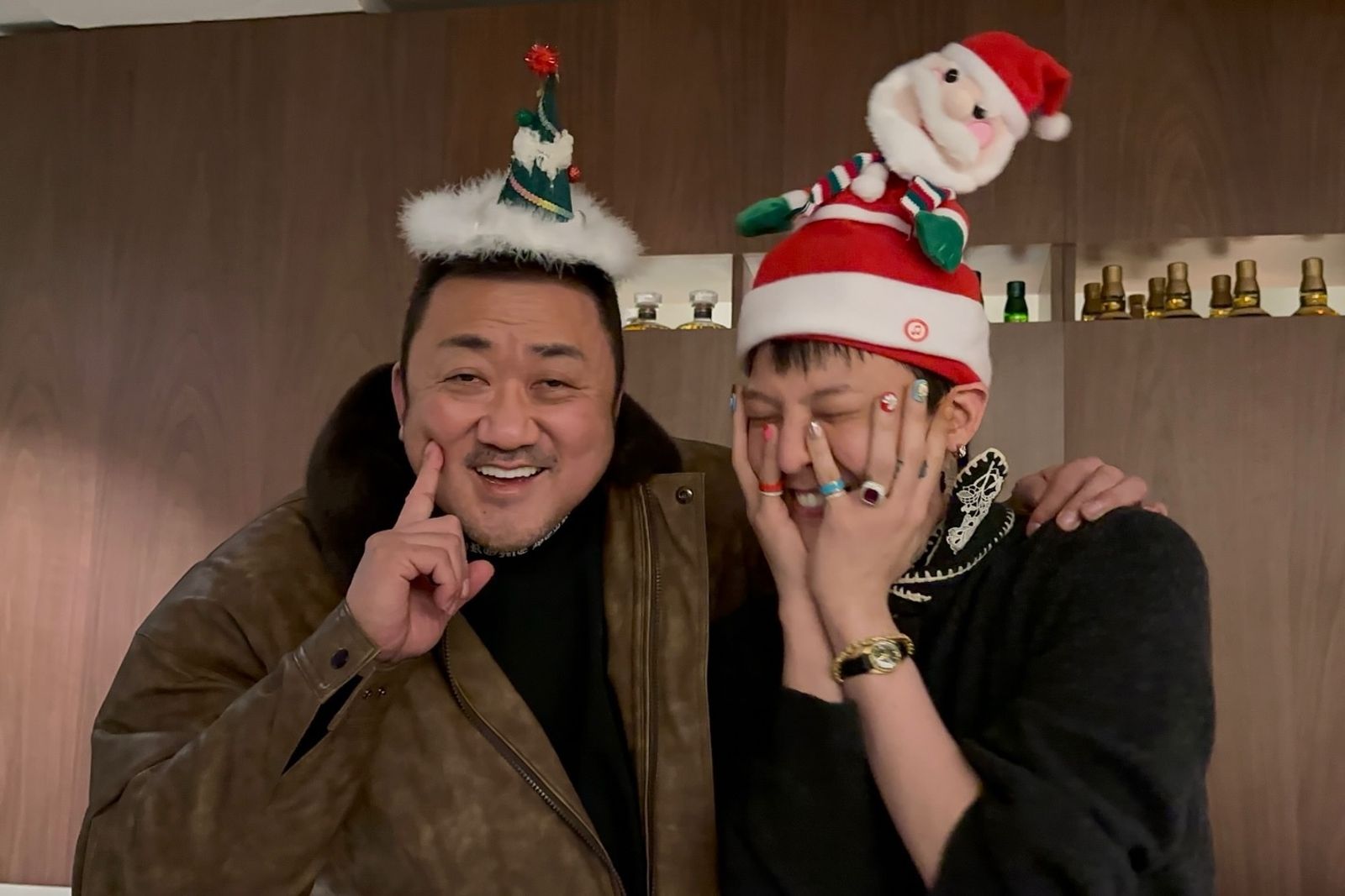 耶誕節最狂同框！馬東石曬GD合照　網驚：還以為AI照