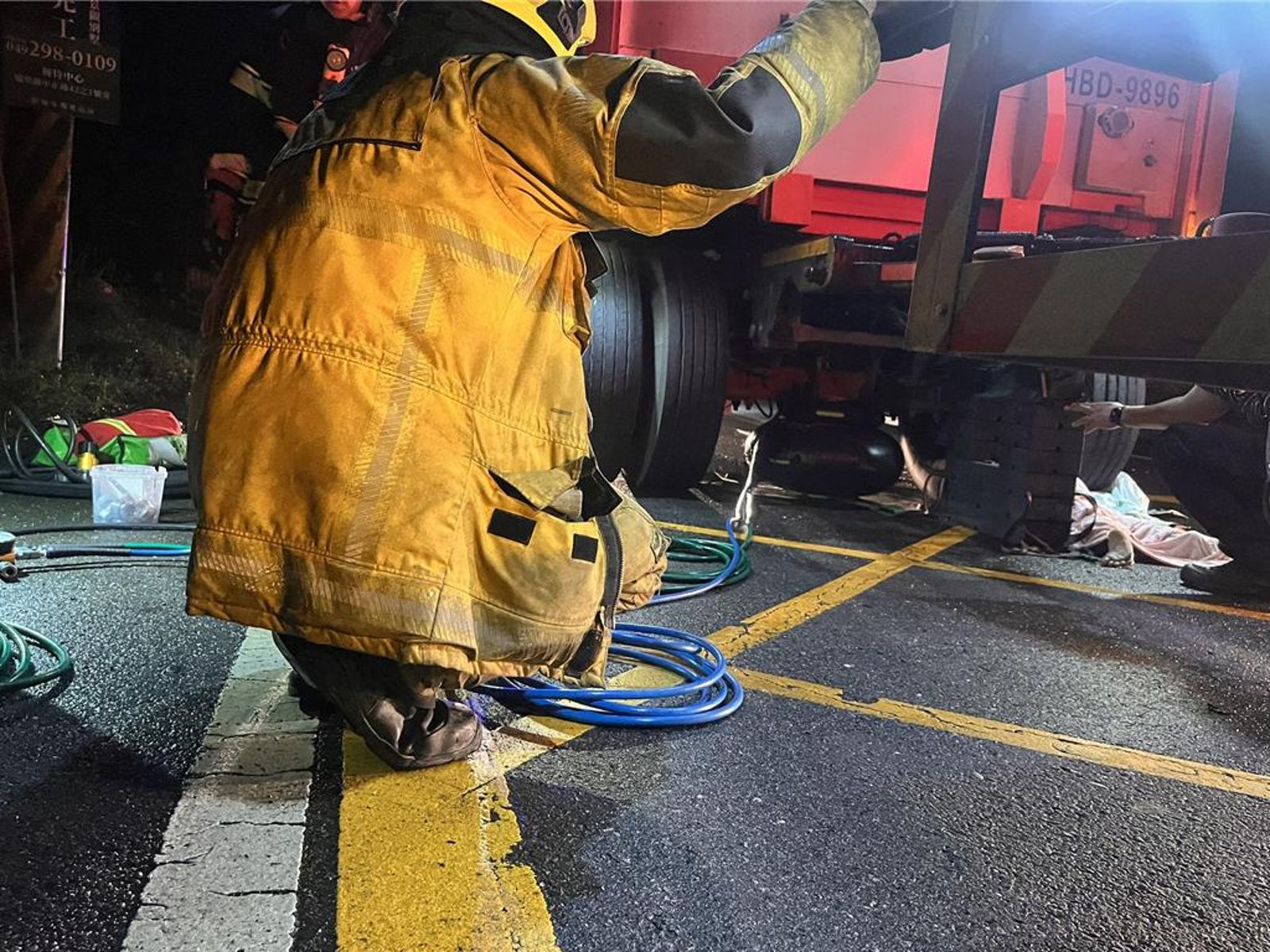 埔里19歲女騎士深夜擦撞聯結車 慘捲車底「上半身遭重輾」當場死亡