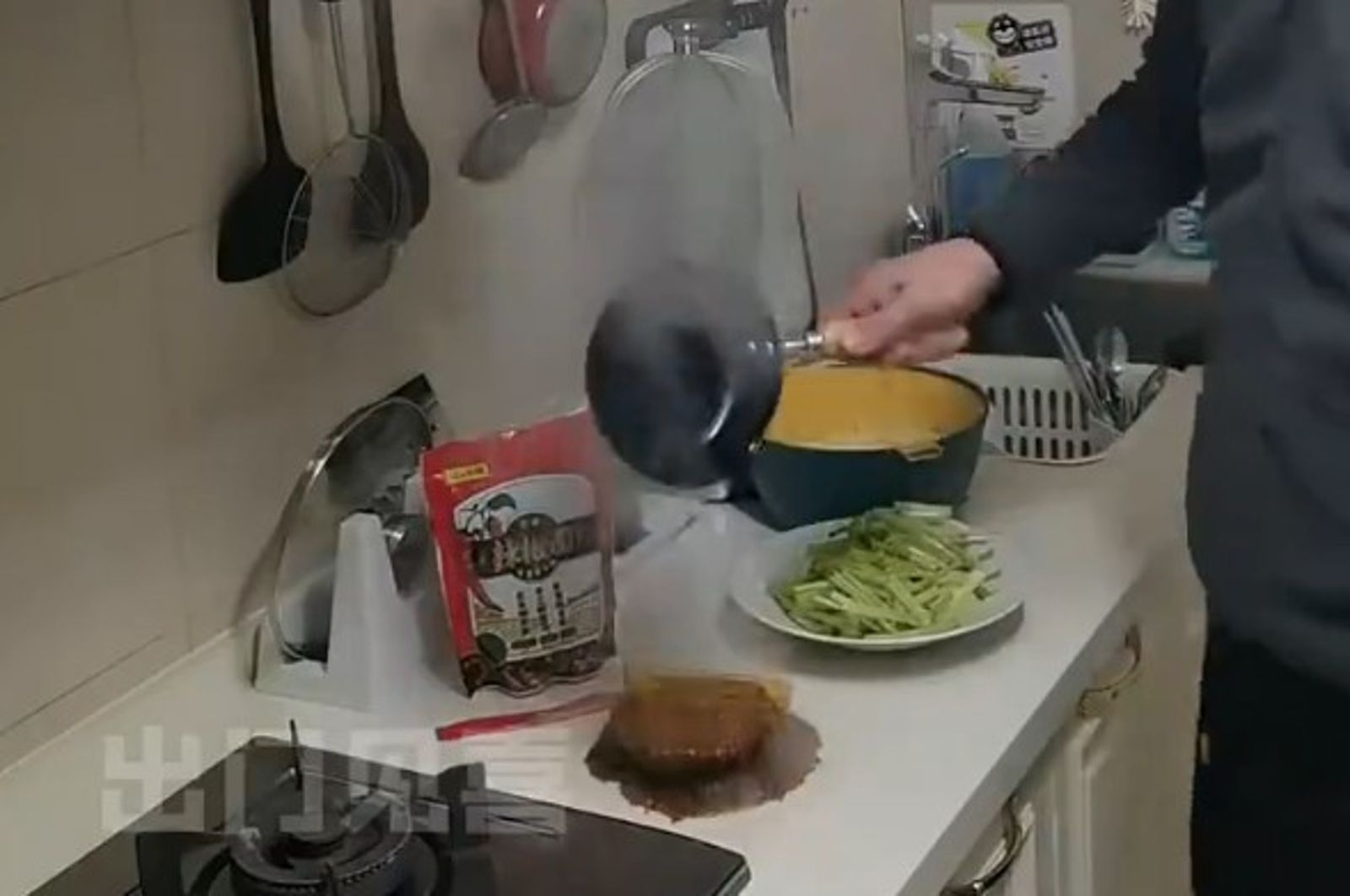 碗裝熱油突爆炸!她遭燙傷險毀容…專家籲小心「這4款容器」很多人都忽略了