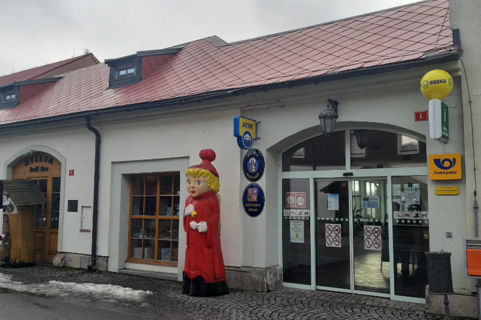 女童捐髮寫信給小耶穌：今年表現很好！　捷克最高聖誕郵局超感動
