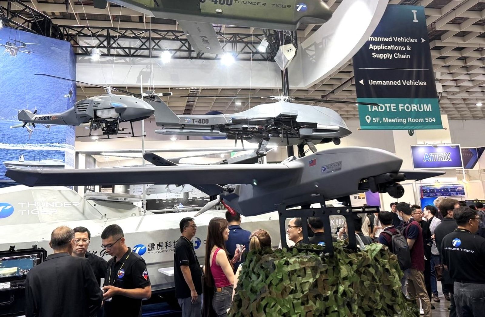 16檔軍演漲停秀熱映中　軍工開轟無人機戰隊齊刷刷紅燈大亮　