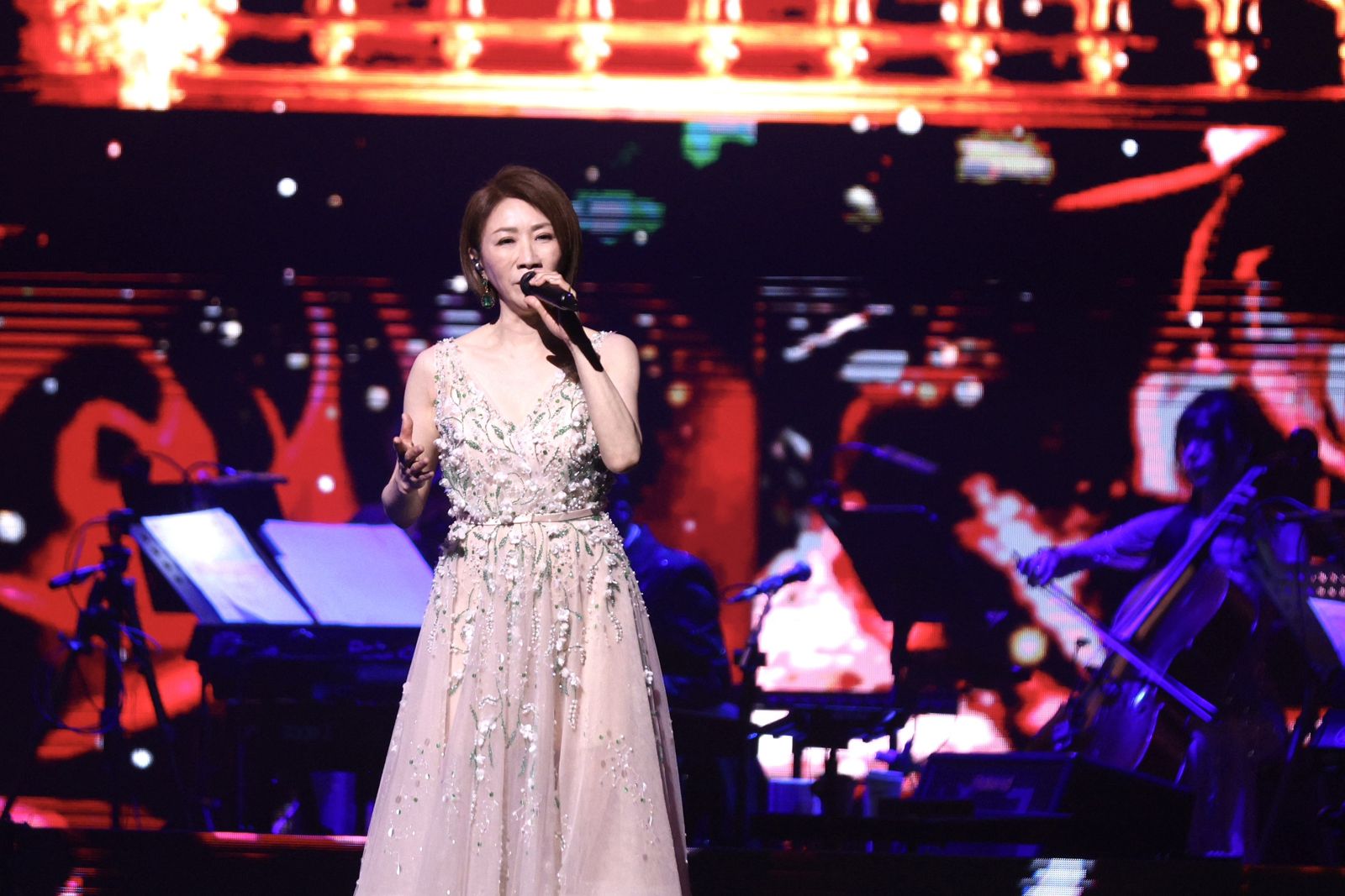 去年10月才攻蛋！李翊君遭質疑「對嘴假唱」 　被康康當場抓包畫面曝光