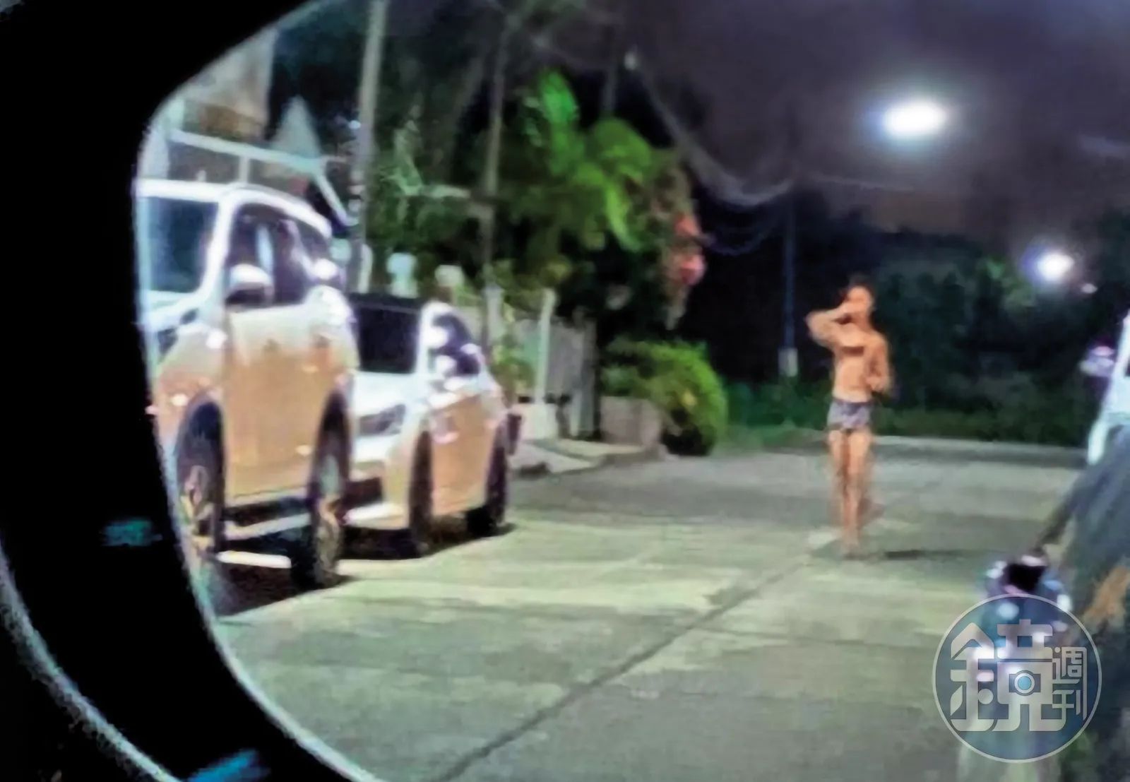 孫安佐去年在泰國傳出因精神恍惚而有一連串脫序行為,目前卻傳出有人趁其不備偷錄影片拿出來兜售。翻攝鏡週刊