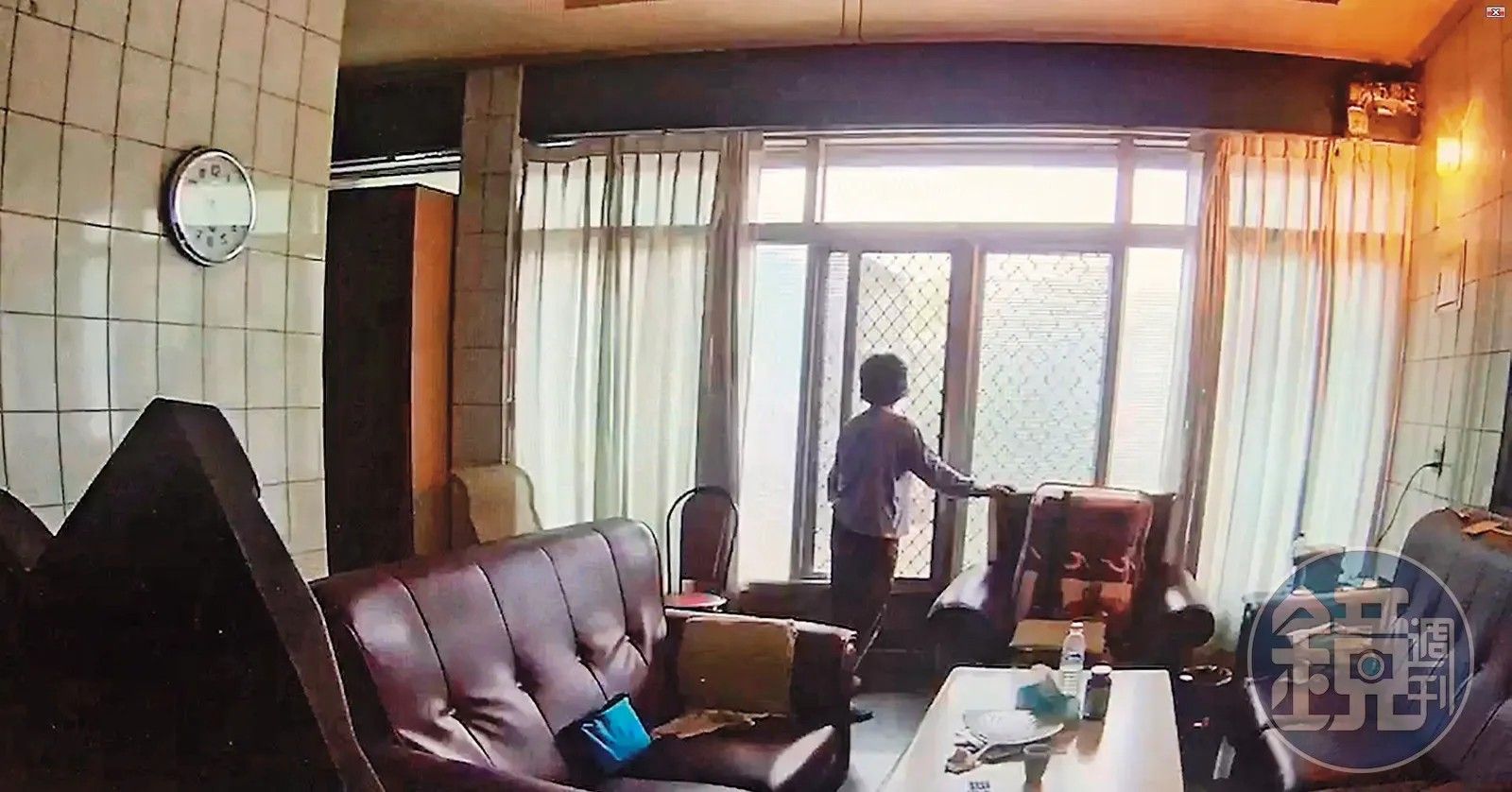家中監視器拍下外婆最後身影。翻攝畫面