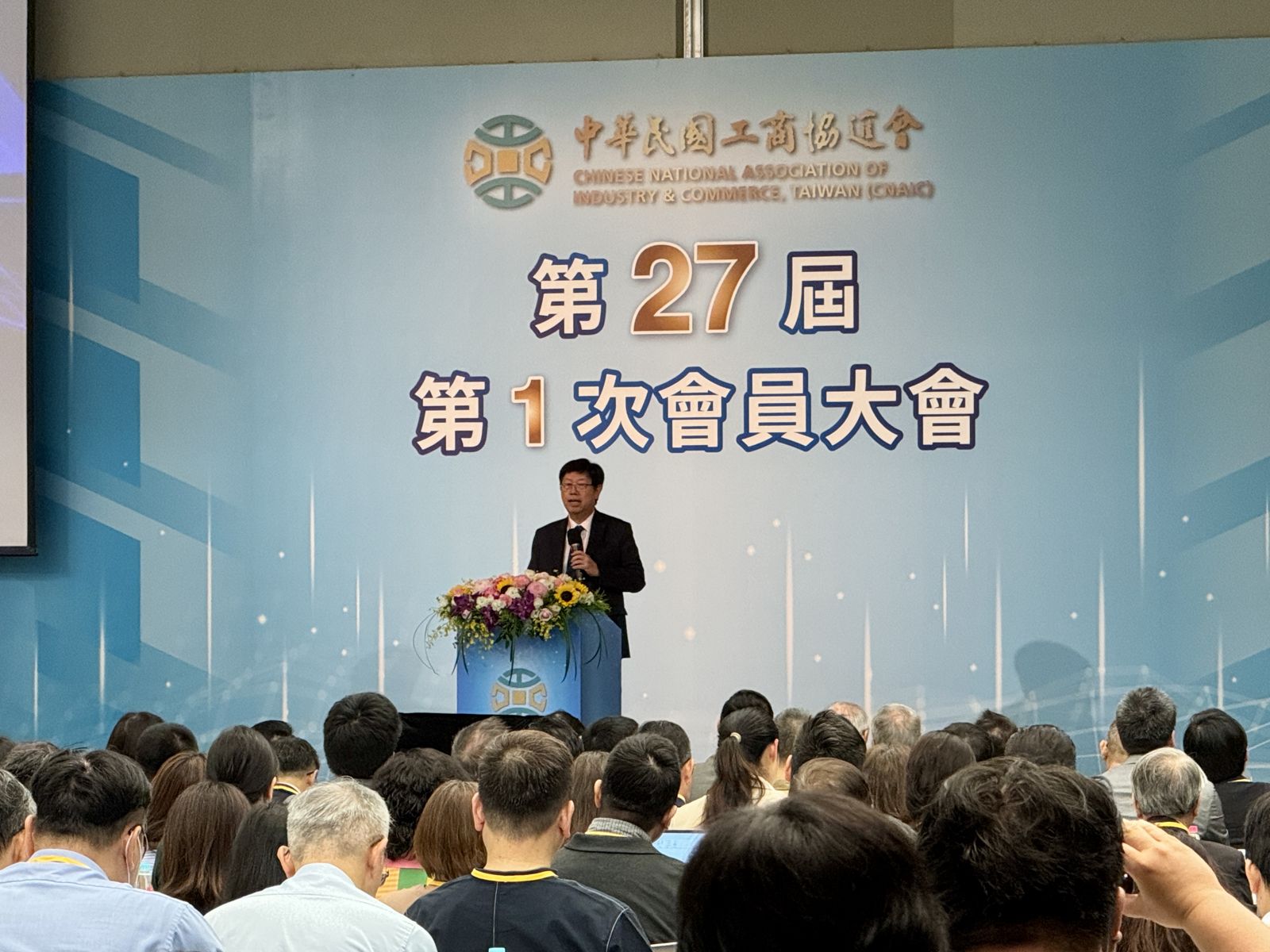 劉揚偉揭AI驚人現實:2030年將吃掉2.5個台灣用電量 機器人最會的還是搬東西