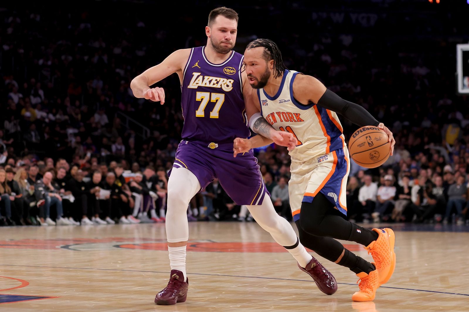 被小記者靈魂拷問!Brunson虧Doncic「最爛隊友」 遭吐槽「根本不防守」嚇到急緩頰