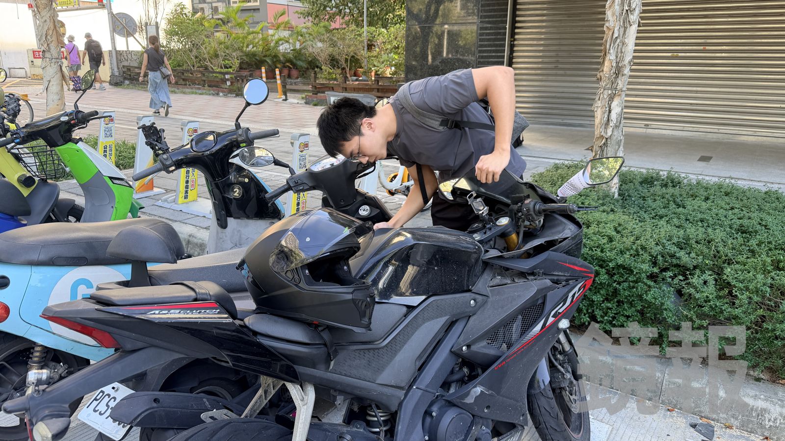 車主收到警方通知愛車被撞，到場查看後整個傻眼。顏凱勗攝