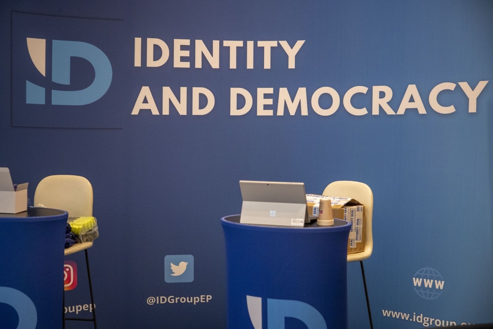 真正的民主防禦，不在控制資訊，而在培養自信的公民。東方IC