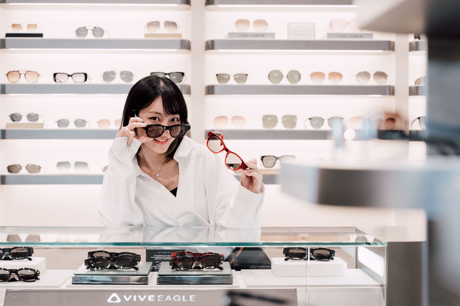 宏達電AI眼鏡出征新加坡　3月營收會跟上嗎？