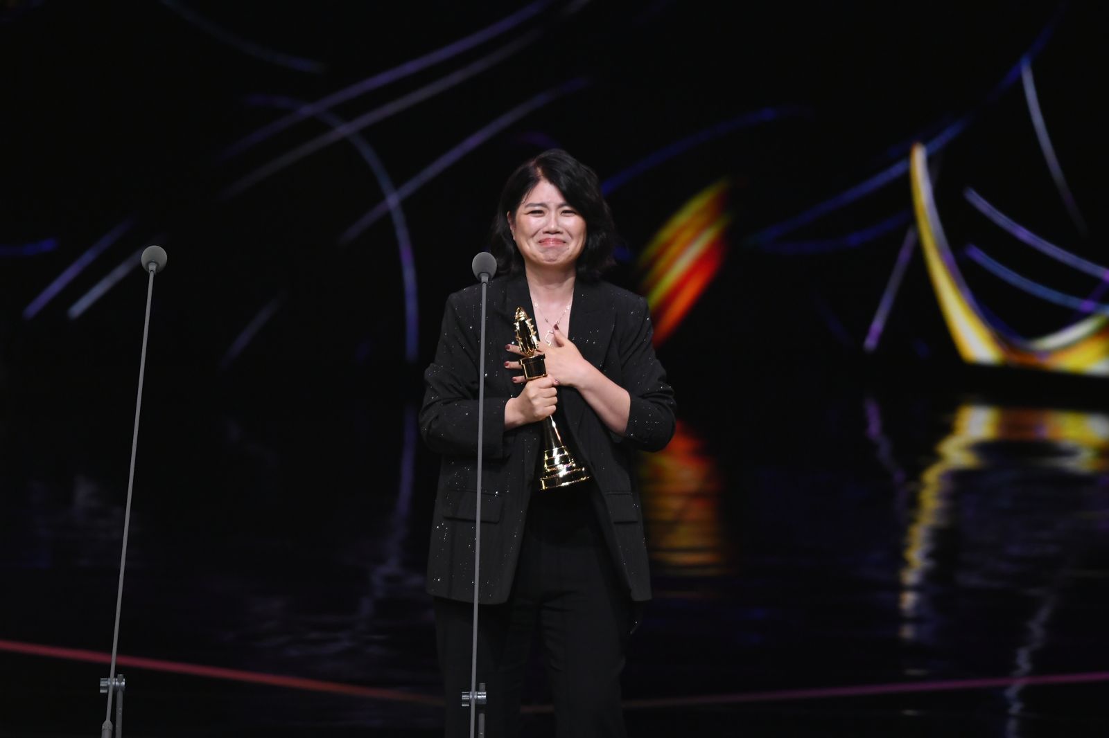 金鐘60／嚴藝文「喬胸」奪金鐘導演！　逼哭鍾欣凌、謝盈萱「要愛那些用血肉換靈魂的演員」