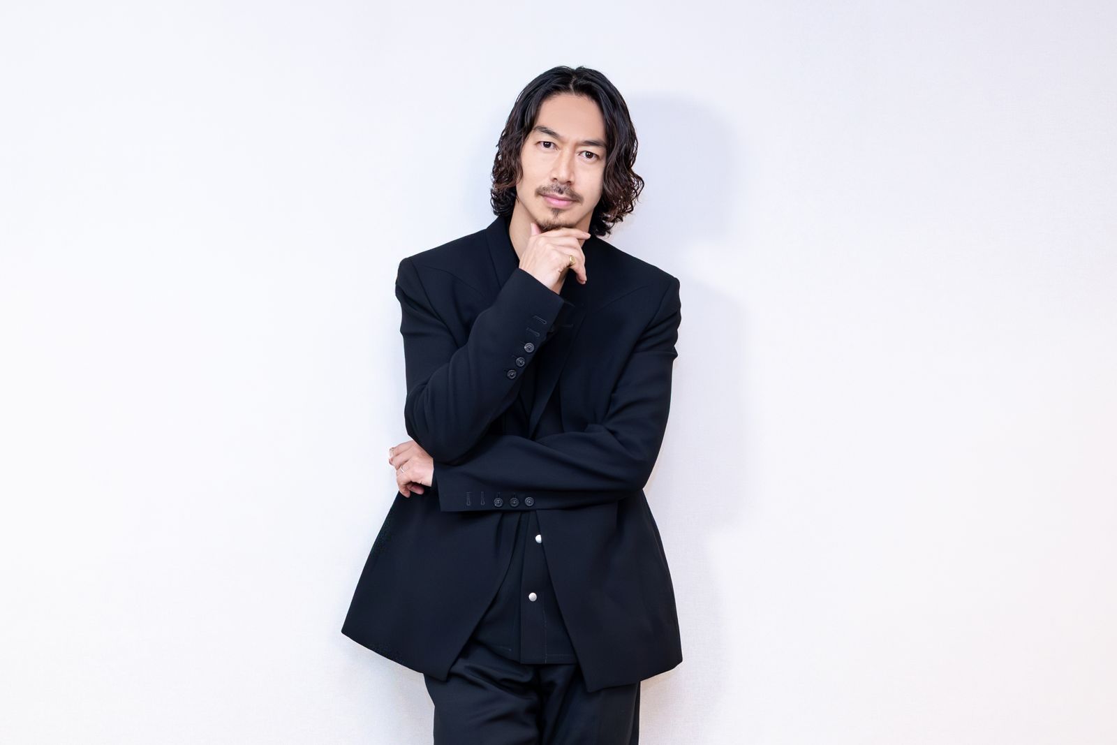 林志玲帶3歲兒畫生日卡片！　AKIRA睡夢中暖收「一袋」驚喜