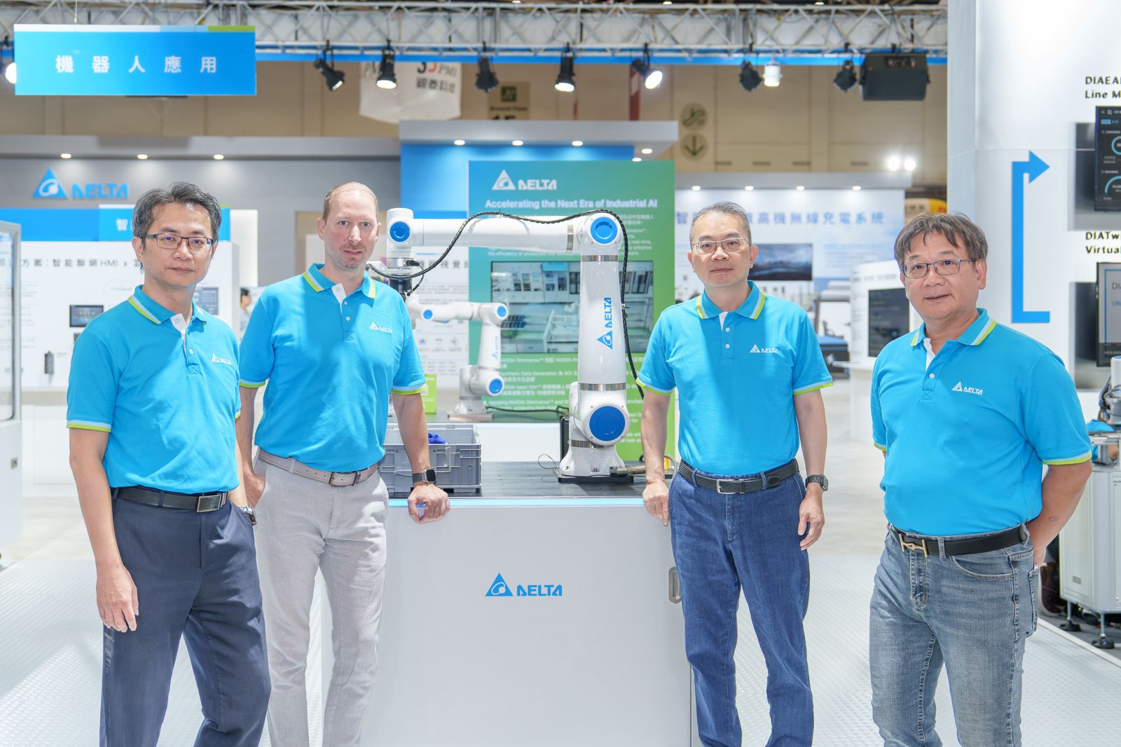 台達電亮相「聽得懂人話」的機器手臂 高層看好川普政策將帶旺美國與台達電IA需求