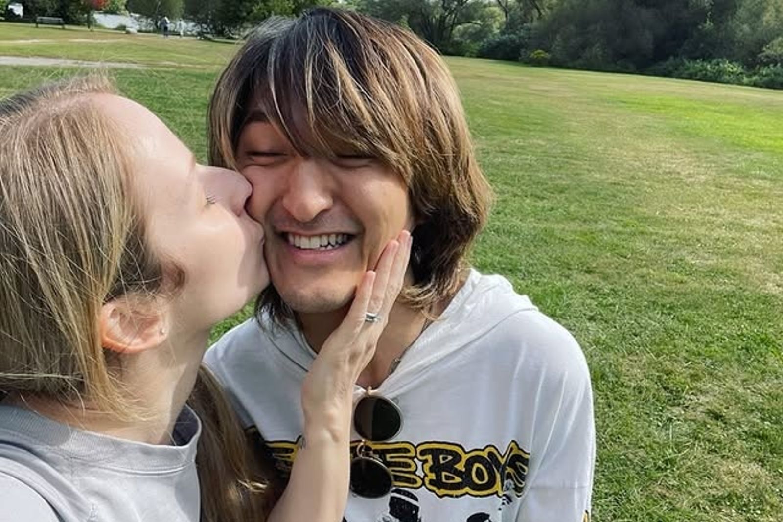 ONE OK ROCK貝斯手無預警宣布離婚　前妻親姊是艾薇兒！跨國婚告吹