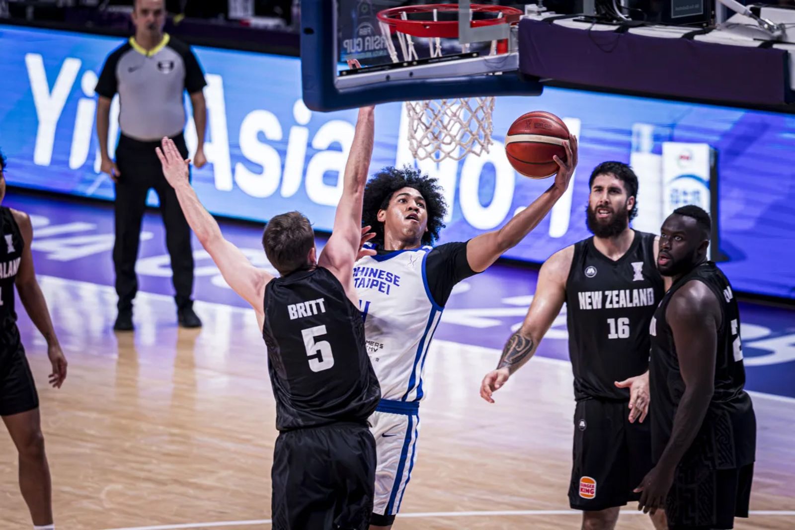 亞洲盃／「賀家兄弟」合砍40分中華隊仍輸紐西蘭　八強附加賽將強碰宿敵約旦