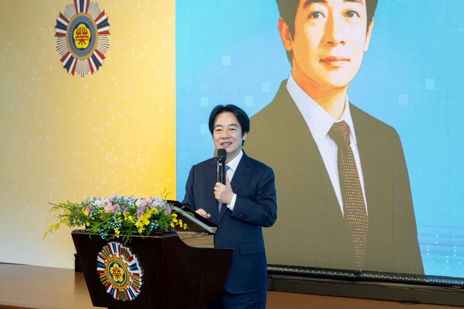 榮民活動高喊團結 賴清德:台灣社會不希望被共產黨統治