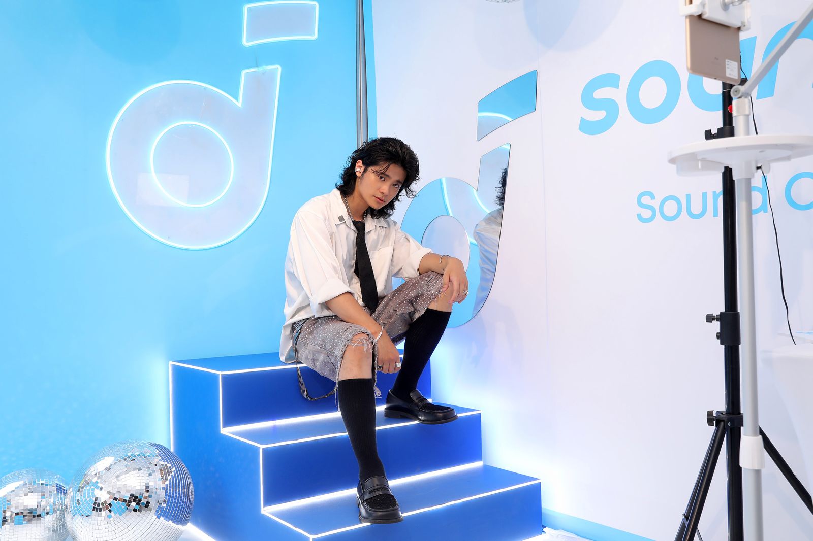 李浩瑋8日現身信義區挑戰一日店長。soundcore提供