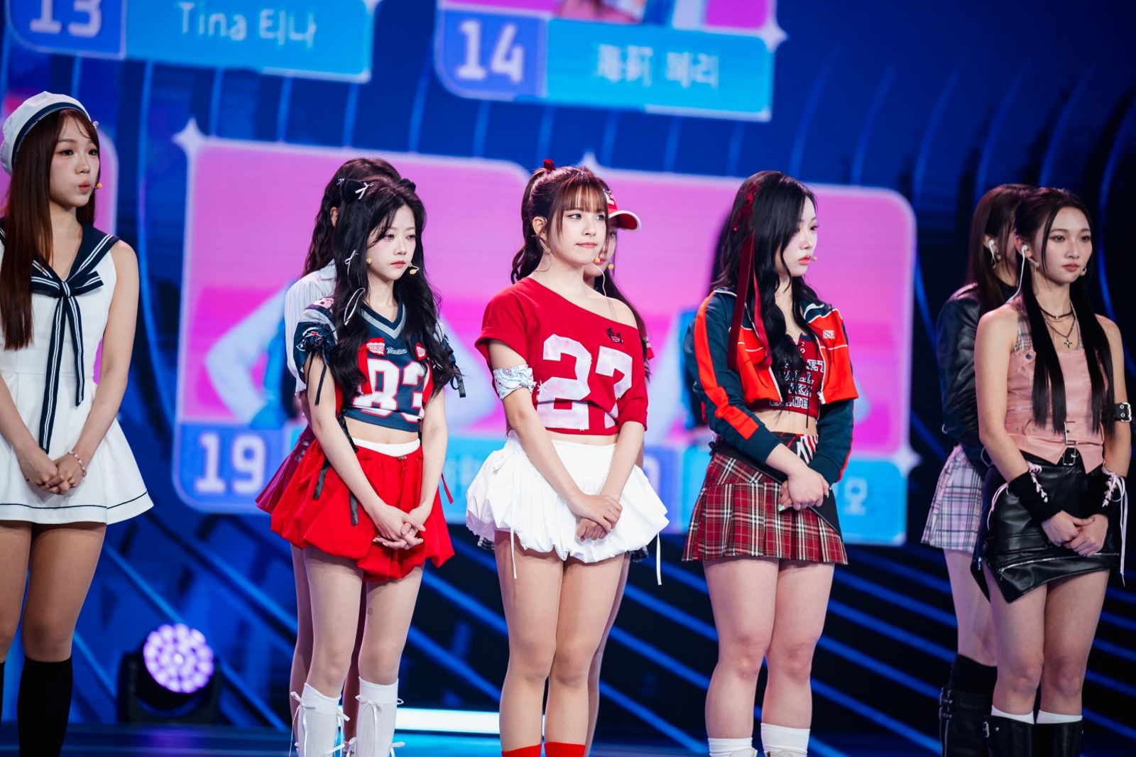 《宇宙啦啦隊》中間為近日網路上備受討論的成員Momo。緯來電視網提供