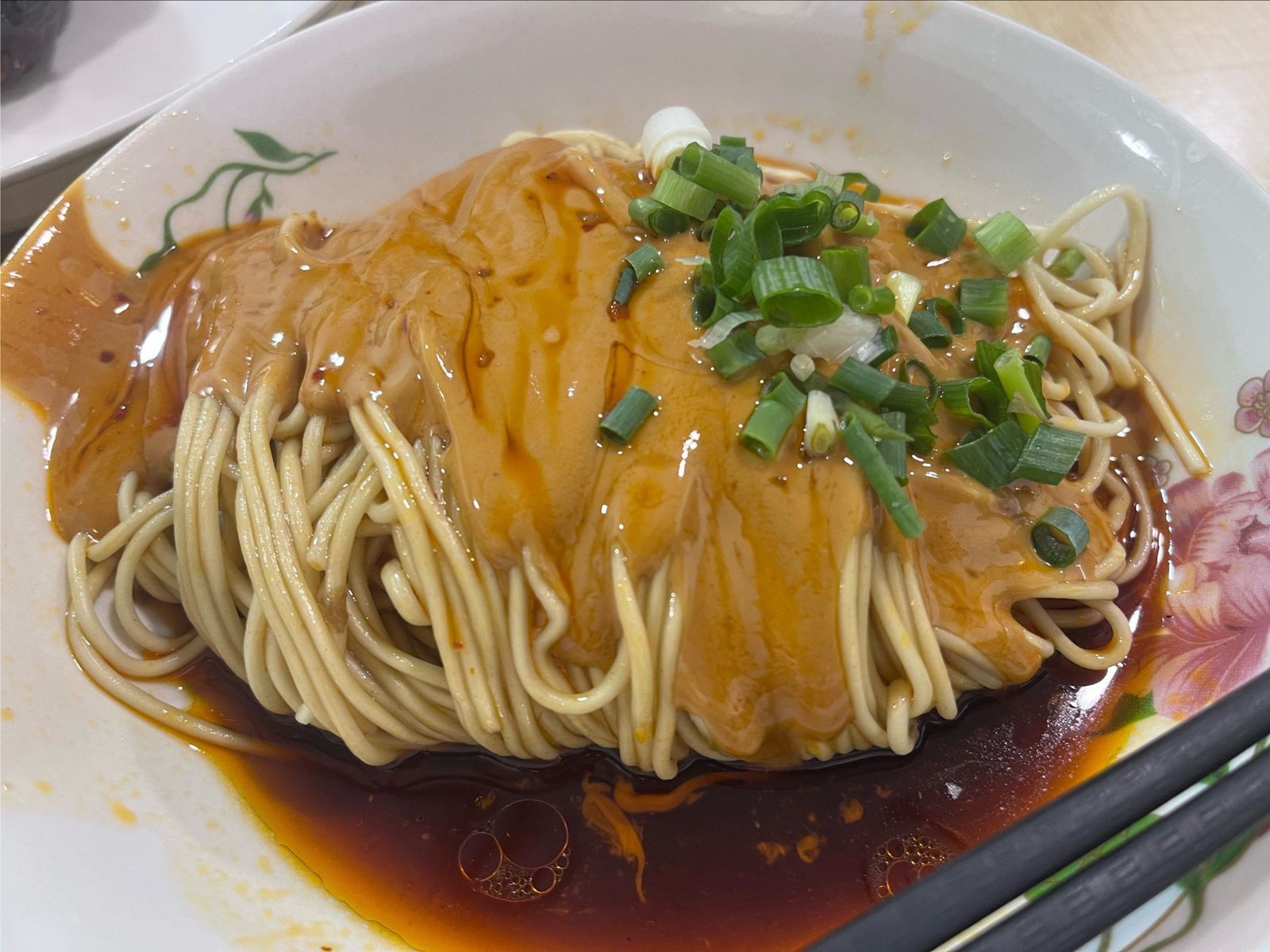 40歲男吃「一碗麻醬麵」爆肝住院　醫師曝原因：潛藏毒素