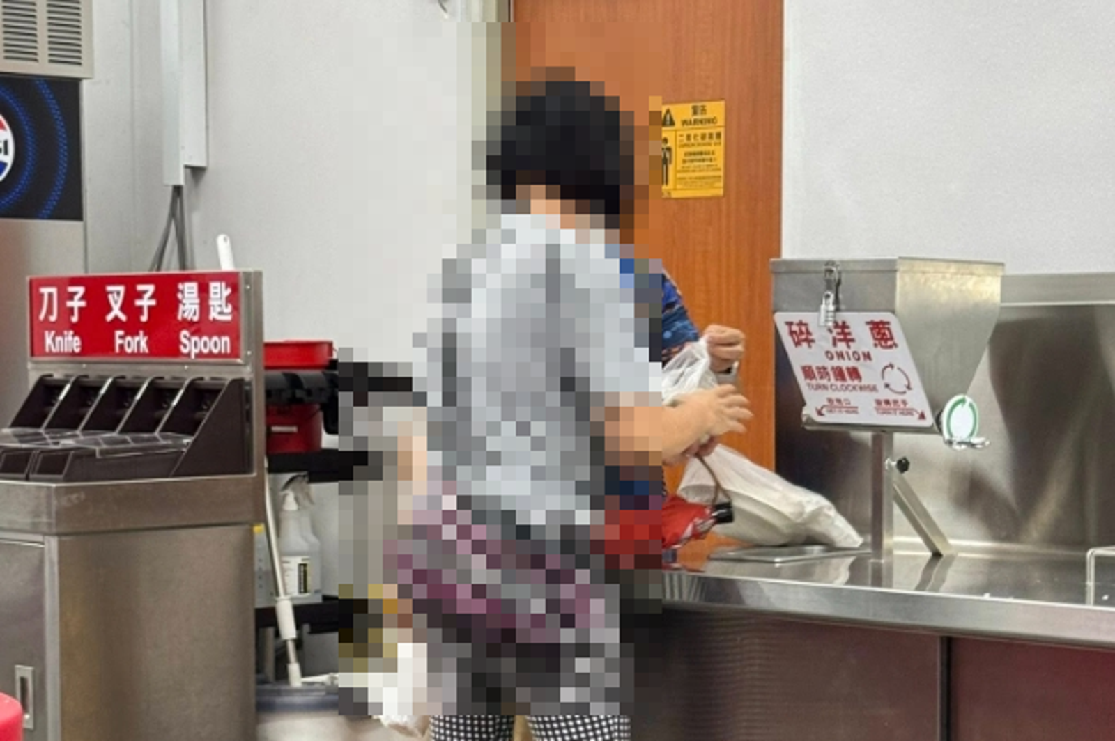 高雄婦好市多「猛裝洋蔥」！他見完整過程大酸：台灣阿姨No.1