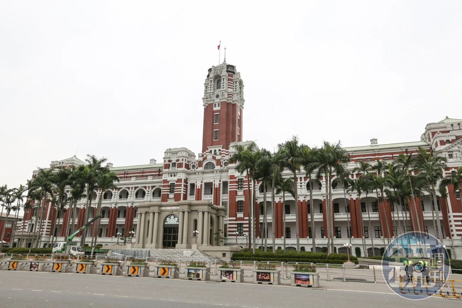 總統府辦事員性侵女網友　車上被拒40次仍硬上　判撤職停任4年確定