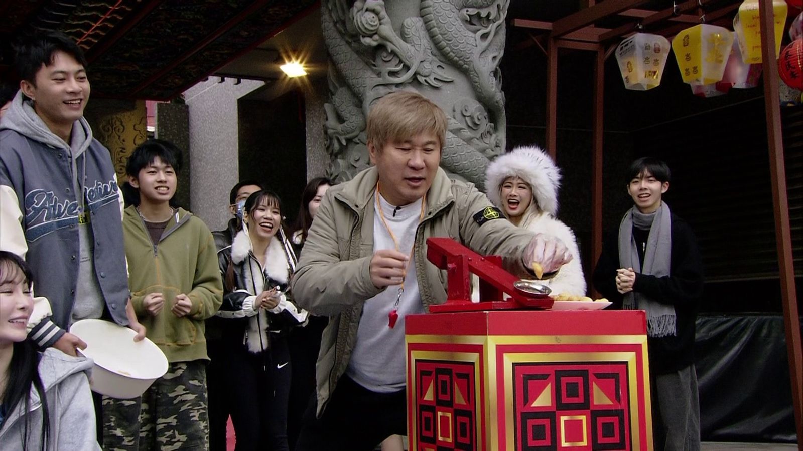 《大集合》挑戰高難度動作！郭忠祐帥氣「Vogue摔」　胡瓜加碼萬元紅包被領走