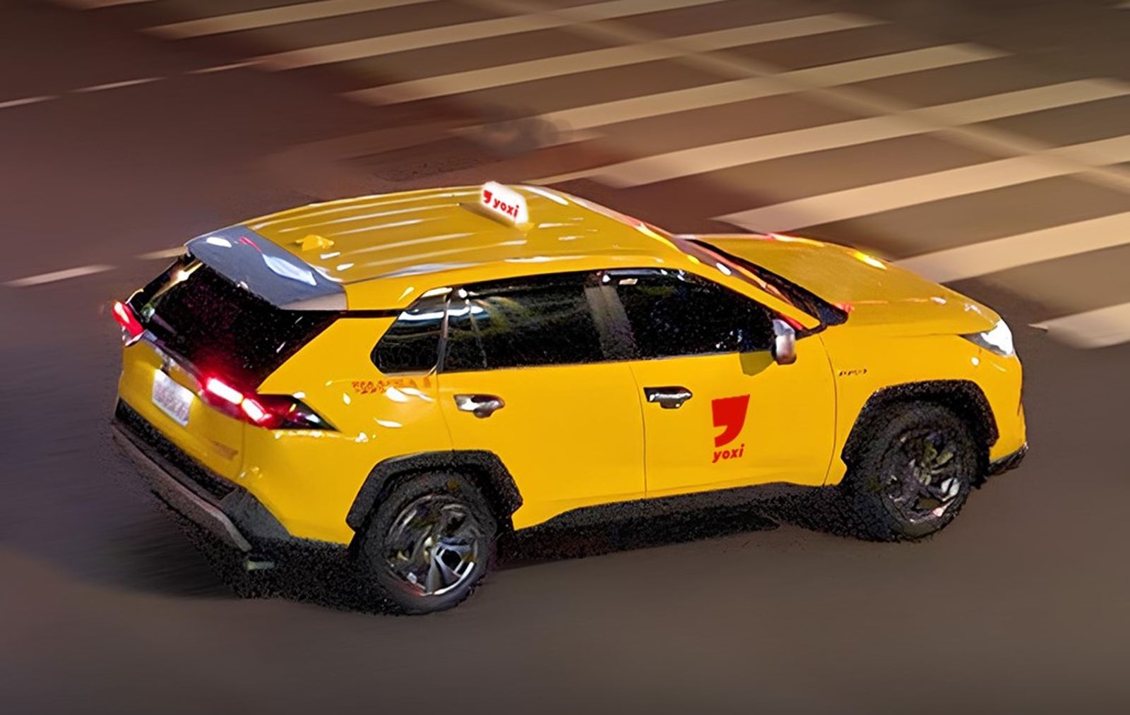 Toyota RAV4的汽油車、油電車，可是小黃裡的高檔營業用車。圖／yoxi