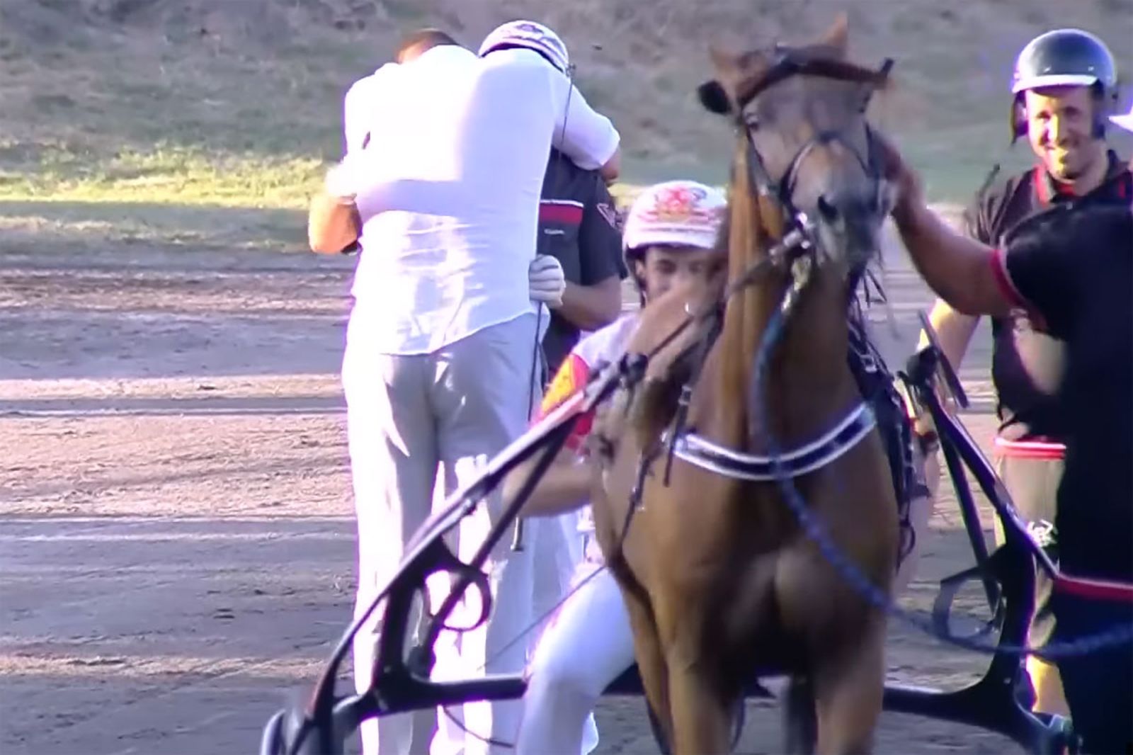 NBA／籃球是副業？Jokic瘋狂慶祝賽馬奪冠　網友笑稱：比拿冠軍還興奮