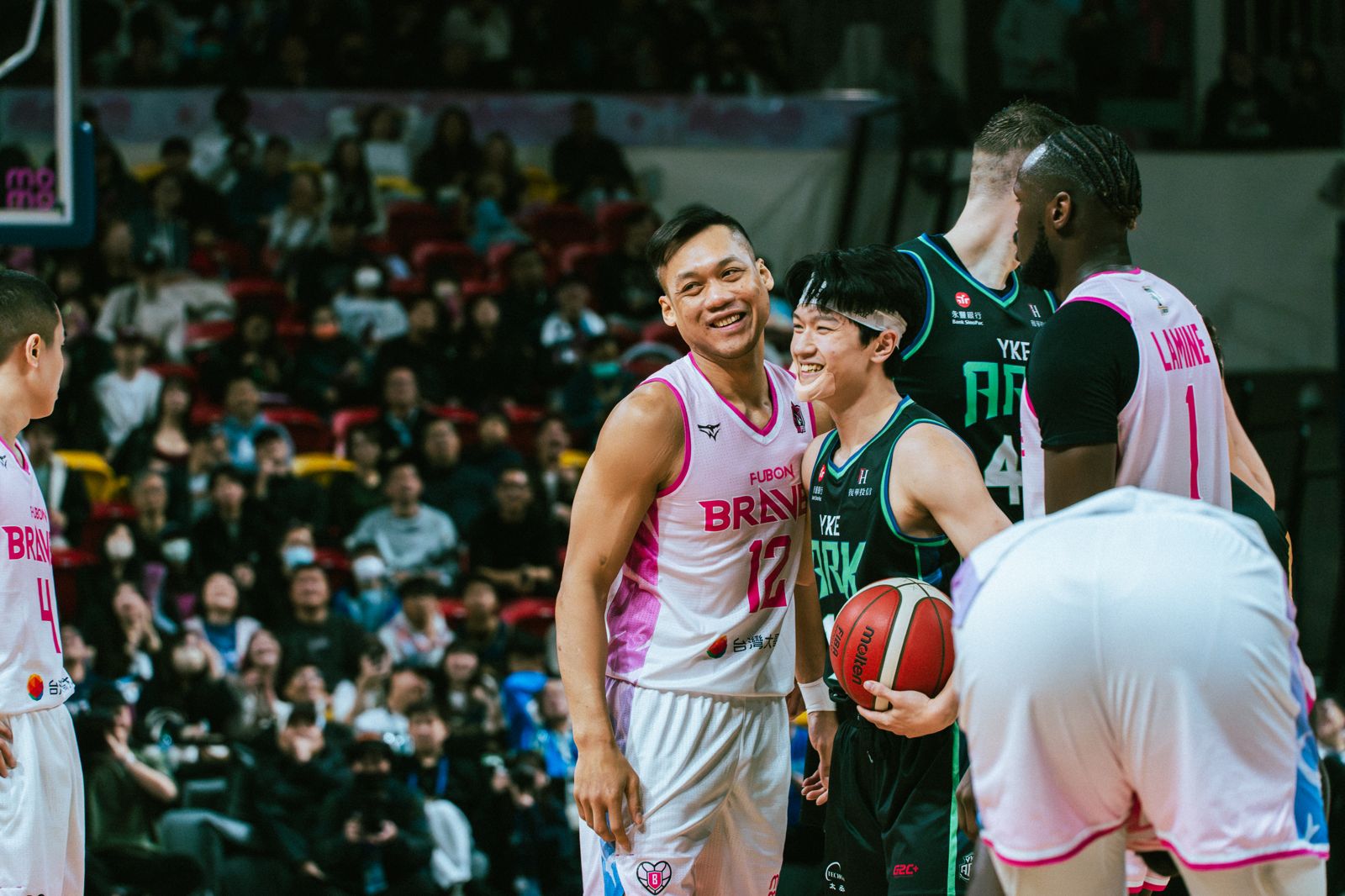 珍惜與林志傑每一次對決！「野獸」場上大秀二頭肌　高偉綸笑：真的很親民