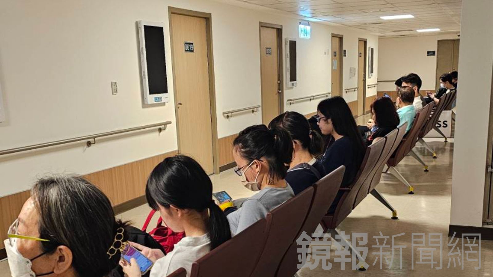 不要探頭進去看！醫列「門診10大NG行為」：別覺得看診時間短就吃虧