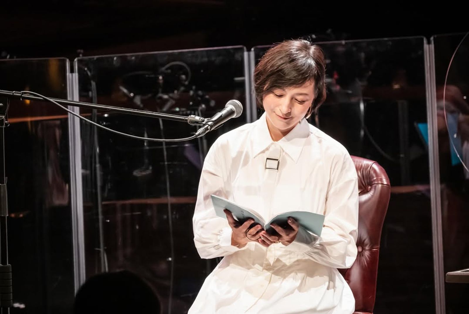廣末涼子昨在IG分享參與朗讀劇的現場照。圖/翻攝自IG@ryoko_hirosue_official