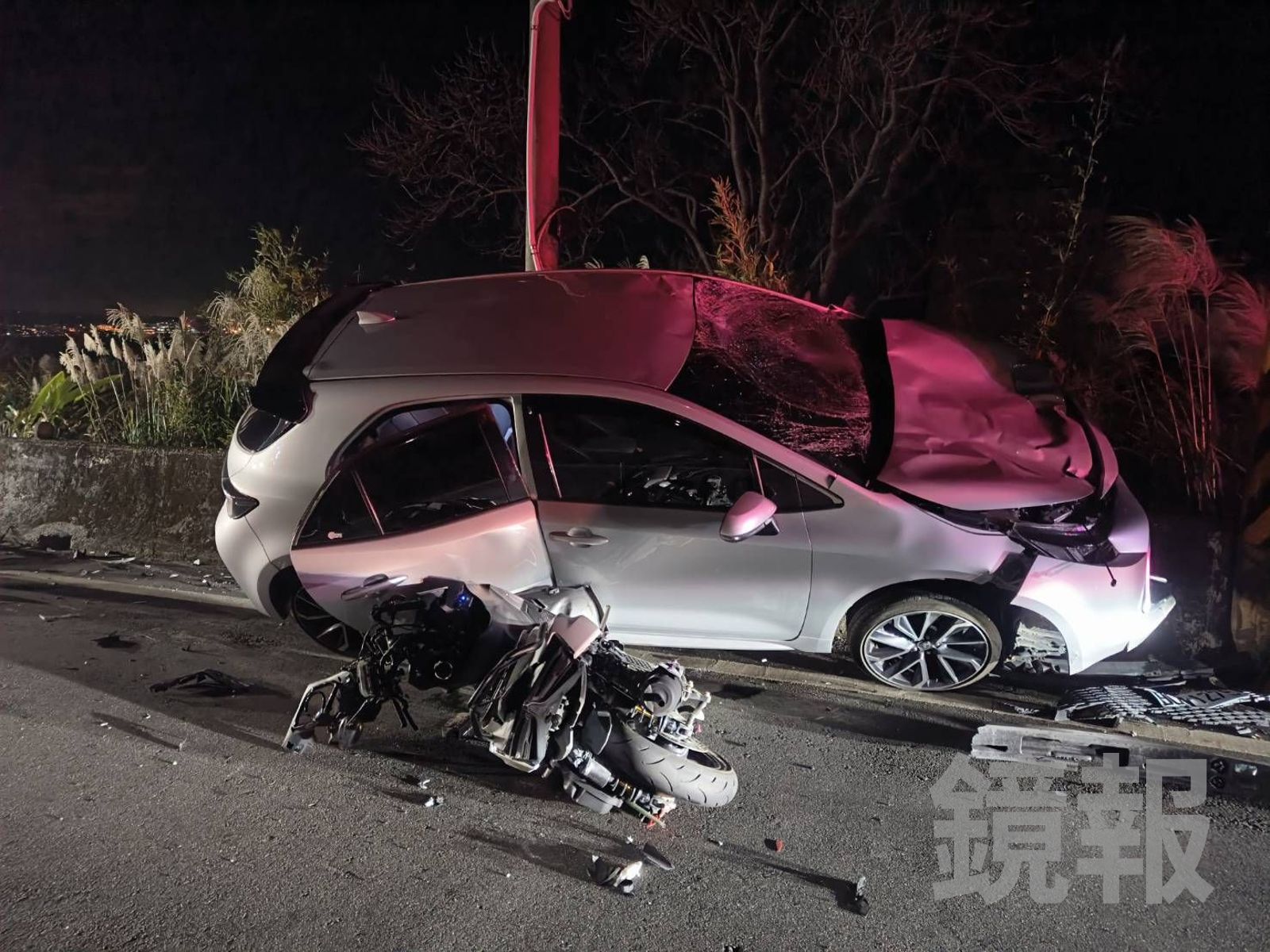又是毒駕惹的禍！轎車跨越雙黃線擊落2機車　1騎士遭撞飛摔落山谷