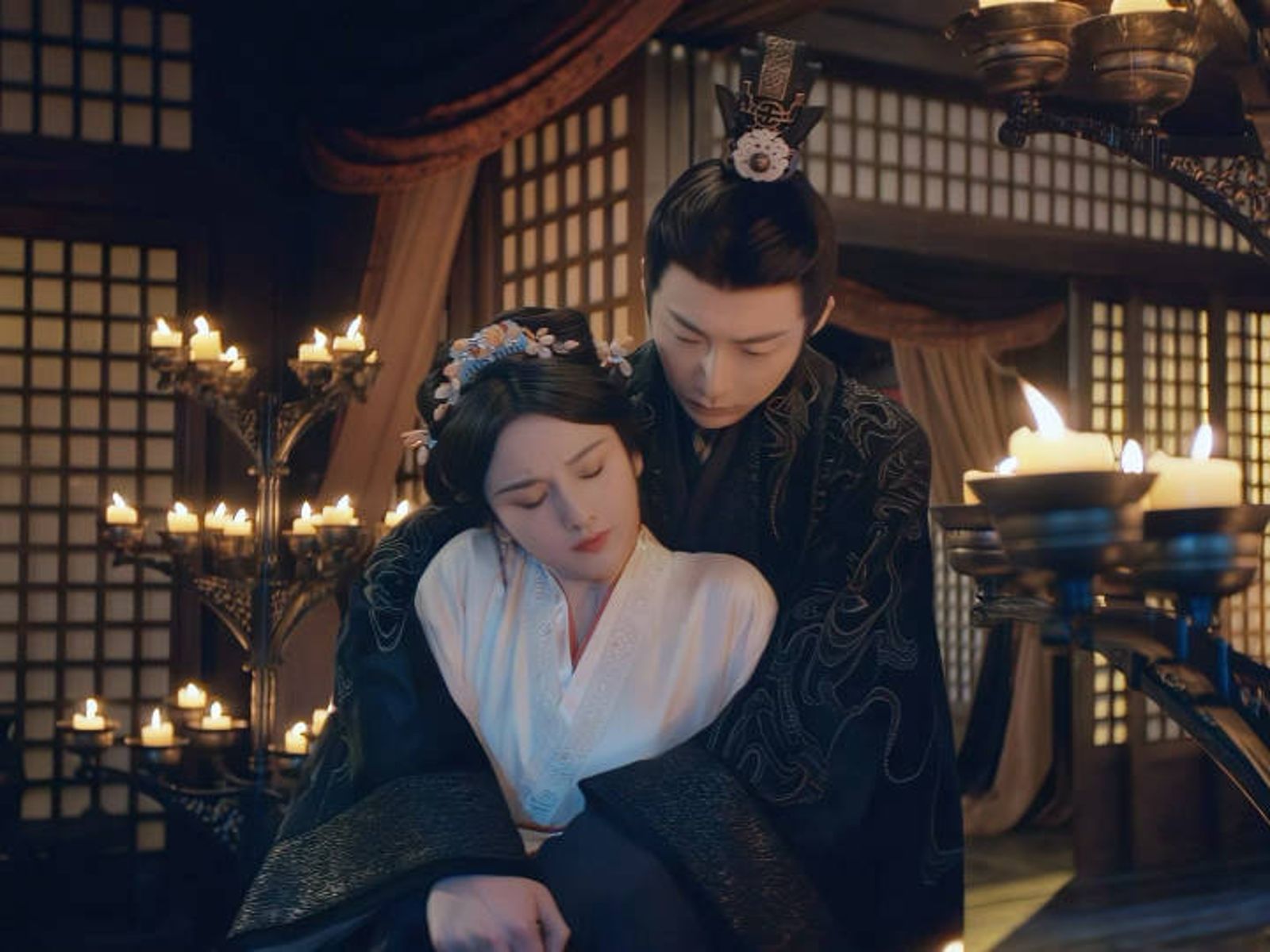 林秀香分享自己也愛看劉宇寧(右)原先對宋祖兒百般刁難,最後卻拜倒在她的石榴裙下的反差。翻攝微博@折腰官微