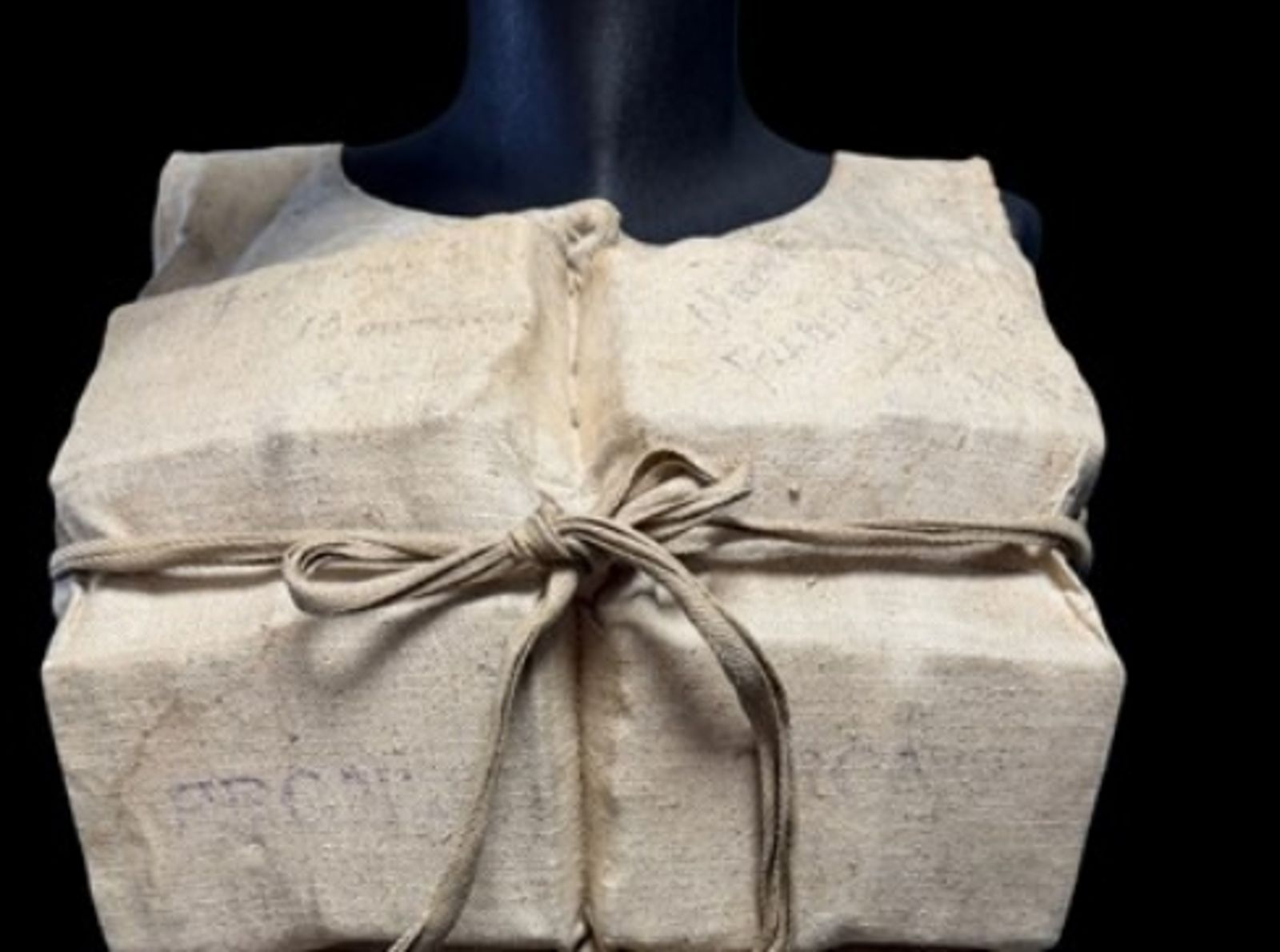 沉船114年後再現！鐵達尼救生衣「首度拍賣」還有倖存者簽名…超狂成交價曝