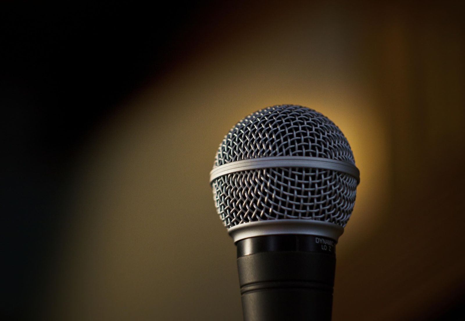 看到醉酒女「下體被塞麥克風」影片…他不檢舉「還轉發讓更多人看」!賠錢也沒用