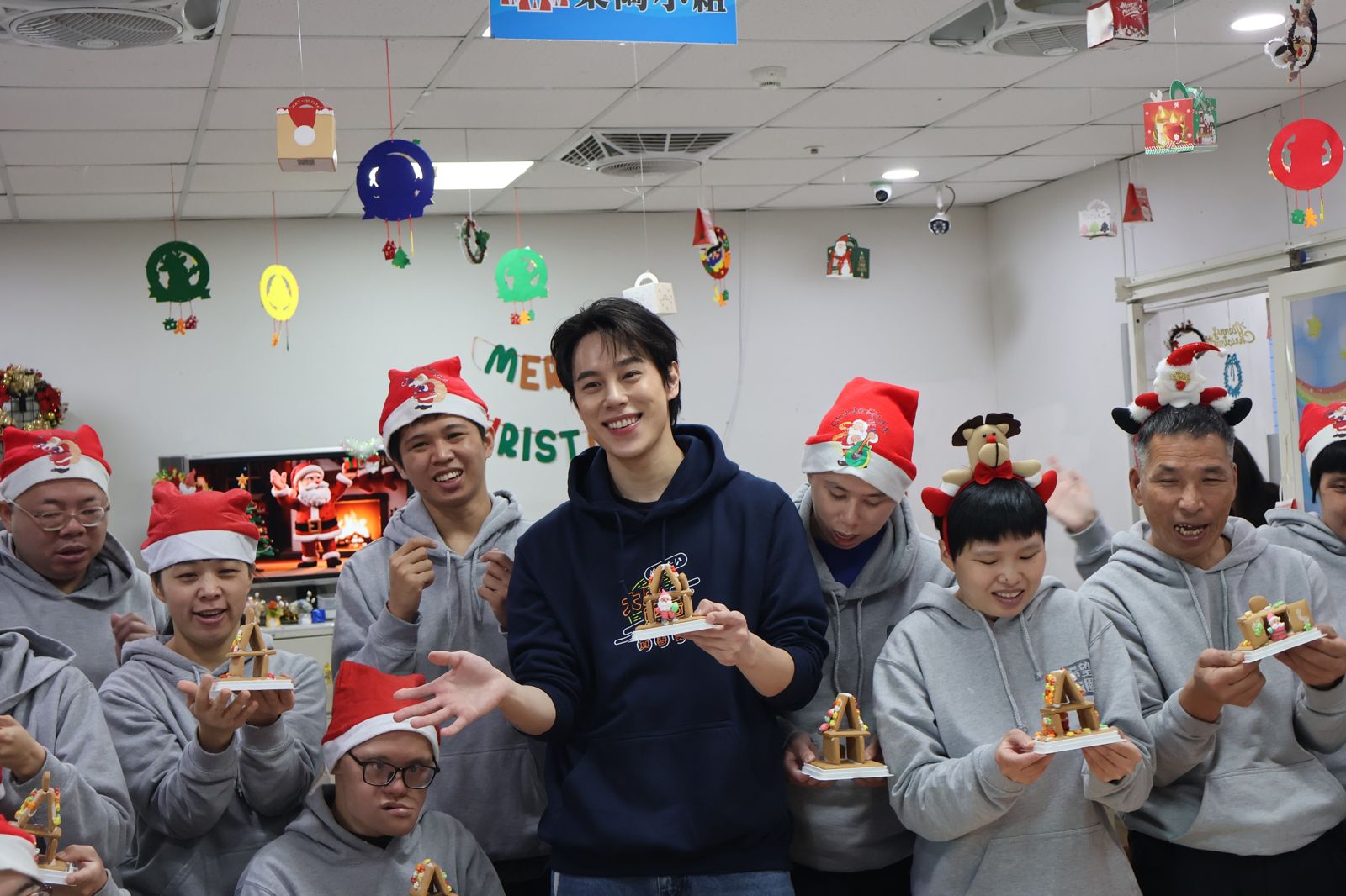 孫麥傑化身最帥聖誕老公公！加碼捐款10萬助憨兒 曝小學同窗感人內幕