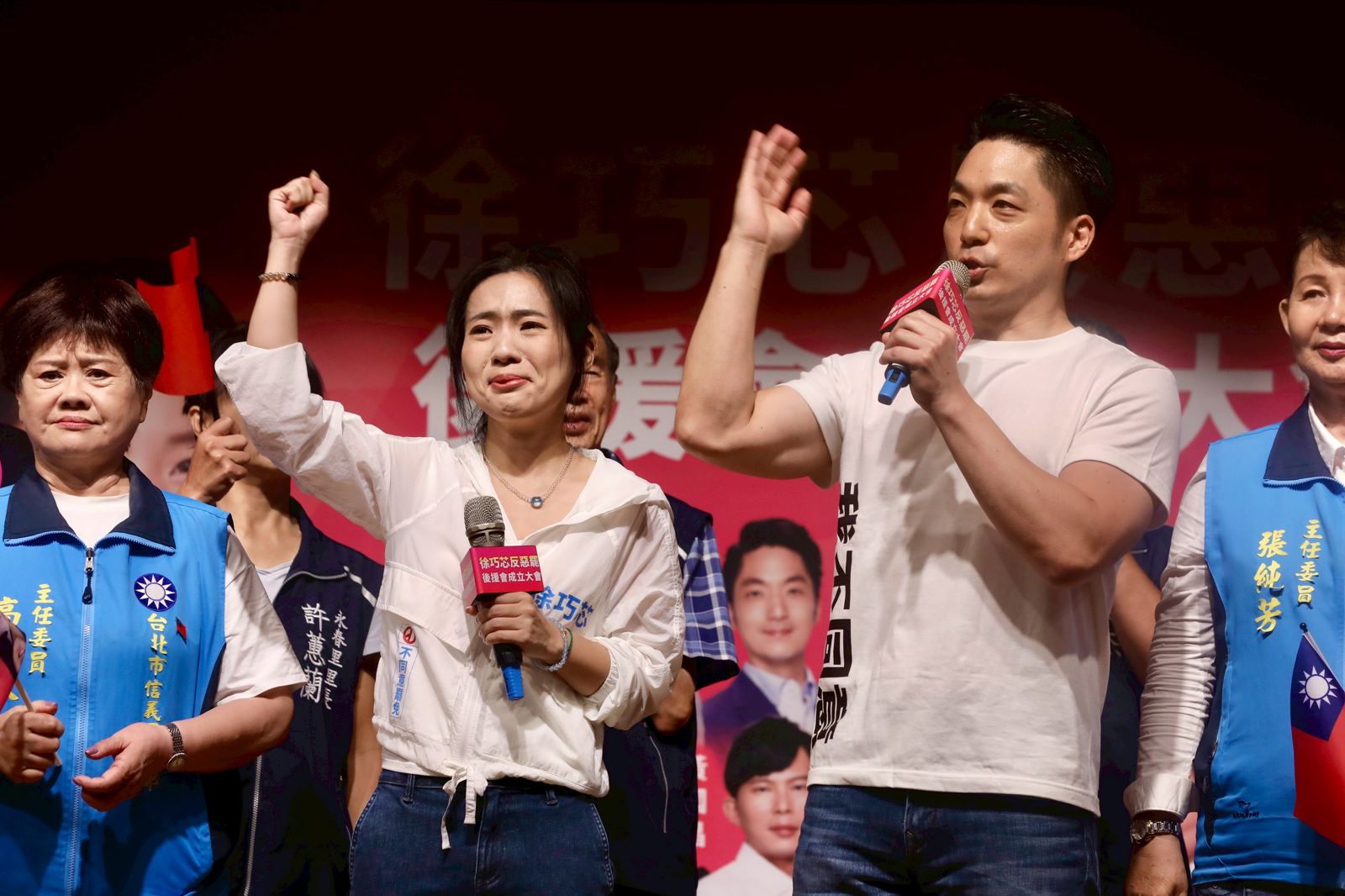 淚灑舞台！蔣萬安感性發言「不能讓戰士孤軍奮戰」逼哭徐巧芯