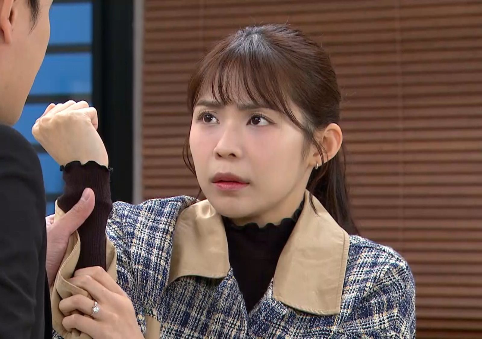 8點檔「戀愛腦千金」清醒了　林萱瑜反擊渣夫！挺孕肚慘摔樓梯「大量出血」驚險畫面曝光