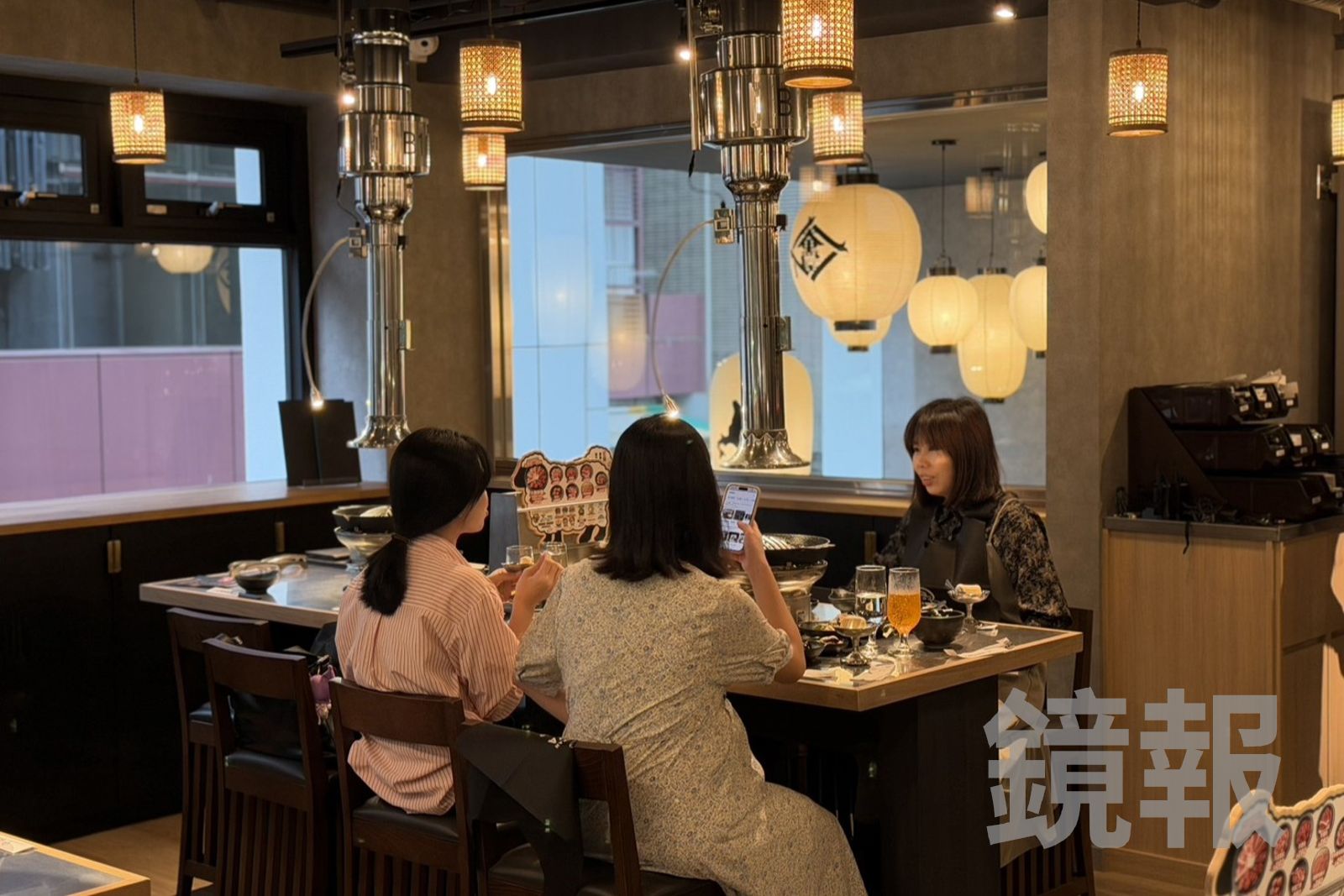 店內座位多樣化,能滿足個人到8人以上的訂位。