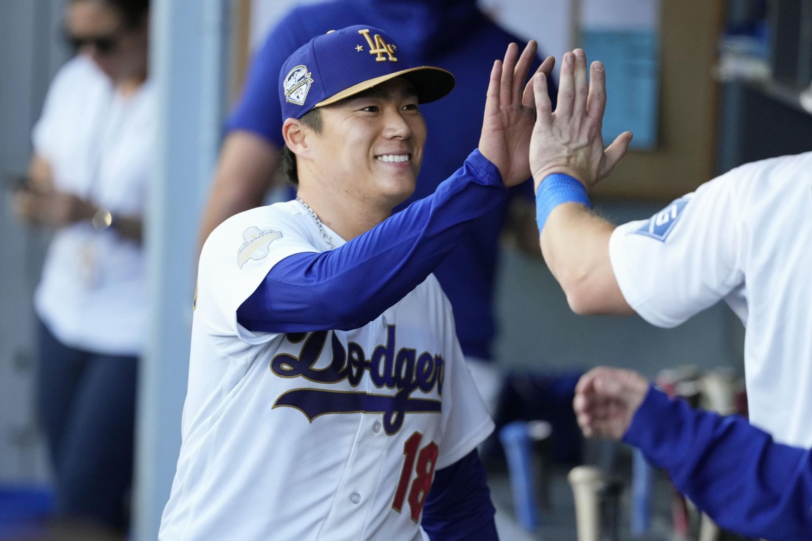 山本由伸開幕戰連2年奪勝!創日本投手首紀錄 大谷翔平安打演出3度上壘