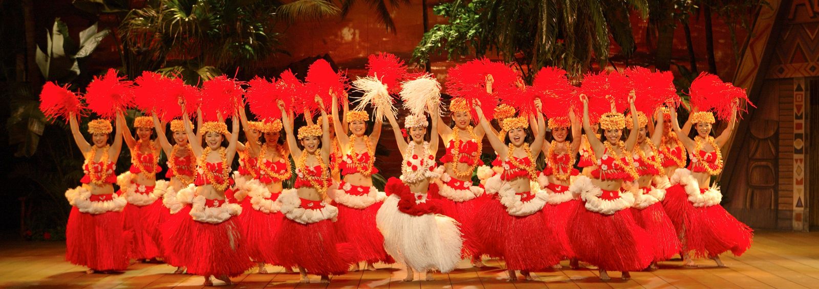 蒼井優練草裙舞練到想落跑。華映娛樂提供