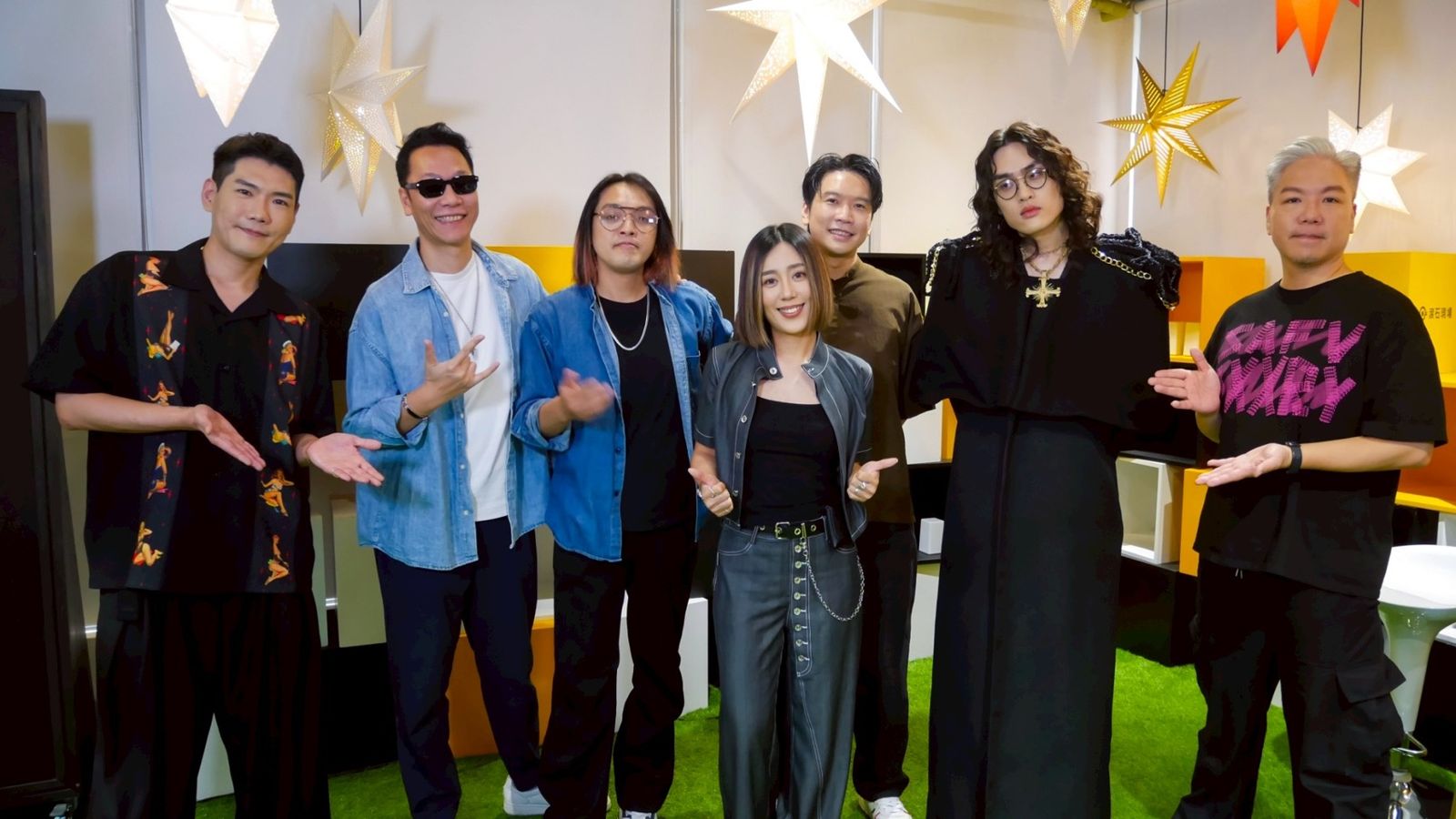 鶴和小男孩樂團上節目《娛樂超skr》。民視提供