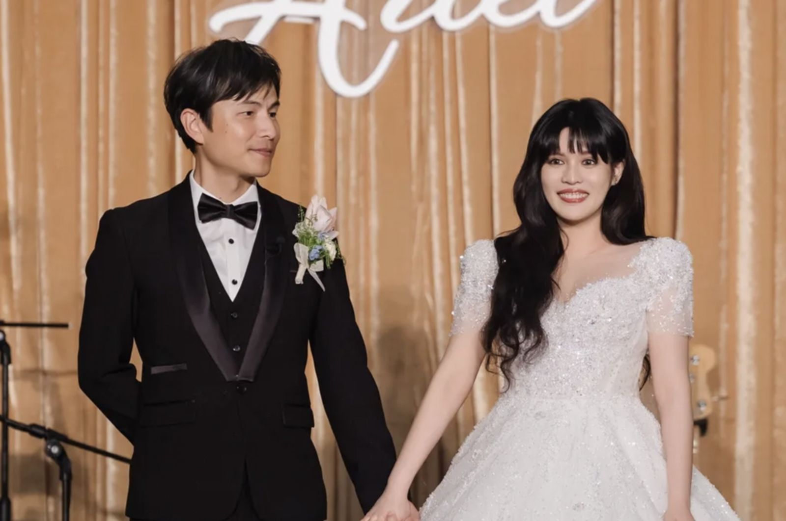 孫媽「沒收到喜帖」未現身！孫協志婚宴由阿姨坐陣主持　再掀婆媳話題