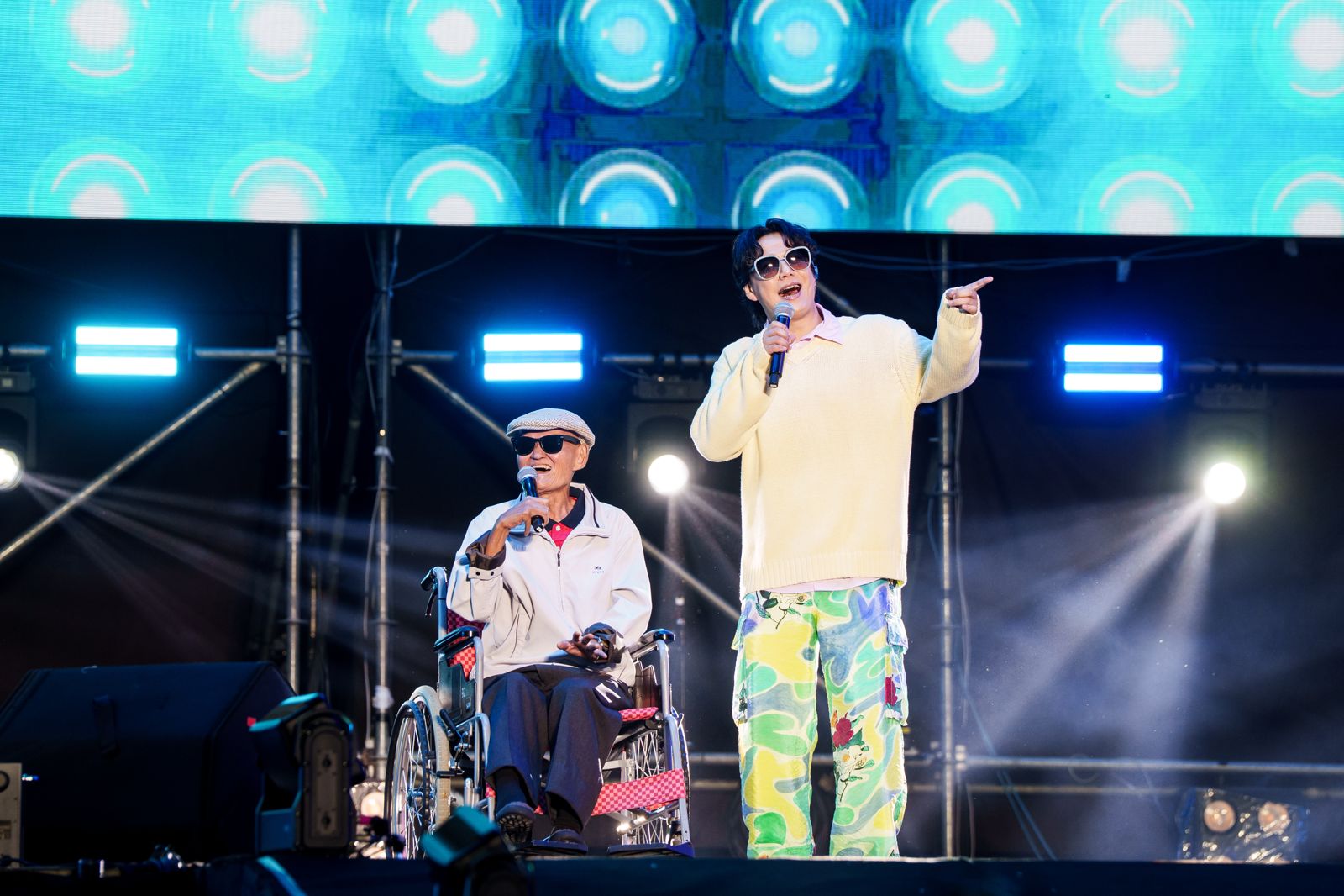 蕭煌奇驚傳為了趕場開太快而收到違規罰單。KKLIVE、混血兒娛樂提供