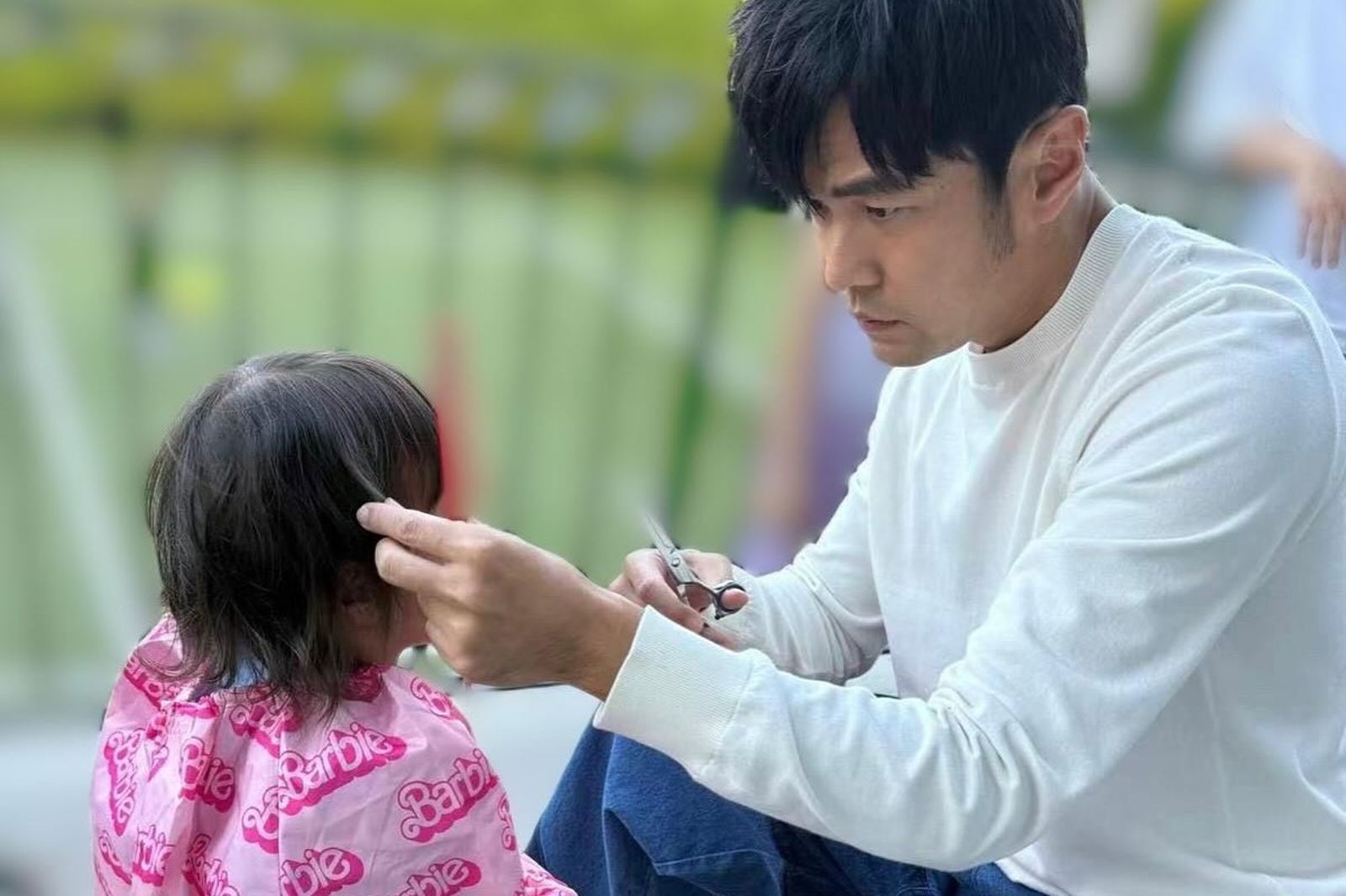 才兩天就狂捲4.6億！周杰倫《太陽之子》破250萬張　Jacinda軟萌奶音模仿「爸爸口頭禪」粉絲融化