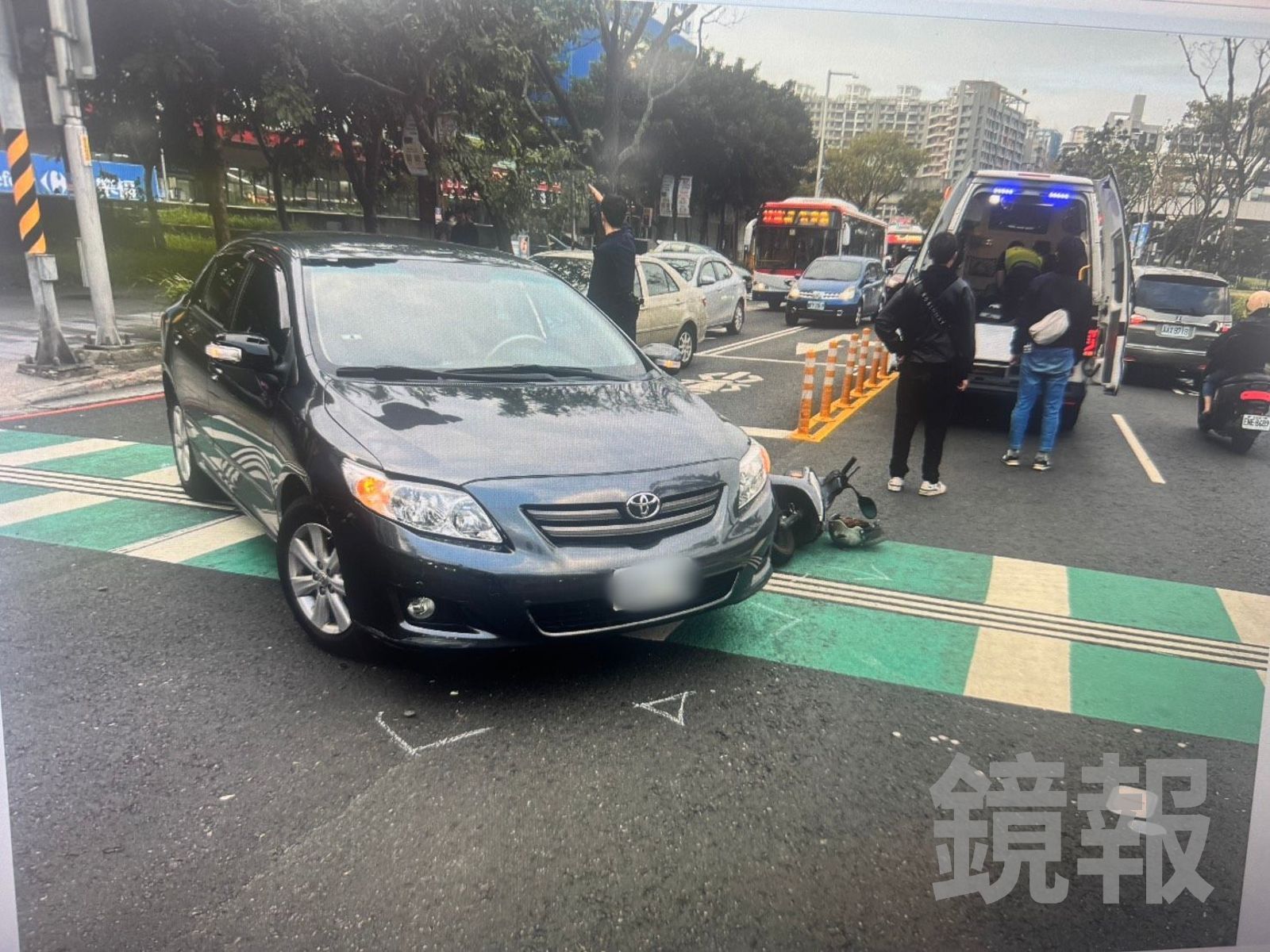 淡水6旬翁酒駕又違規 外側鬼切左轉撞機車騎士命危