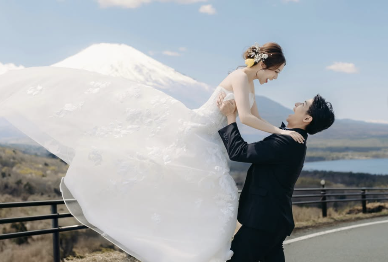 陳天仁再婚日籍尪2個月羞獲「情書式」告白 富士山前婚紗美照曝光!網驚呼:全身都在發光